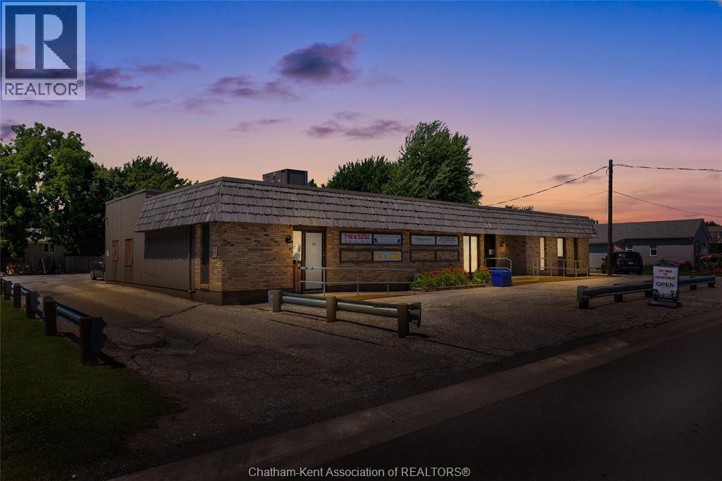 21 Arnold Street Unit# 2, Wallaceburg, Ontario N8A 3P3 - Photo 2 - 25028735