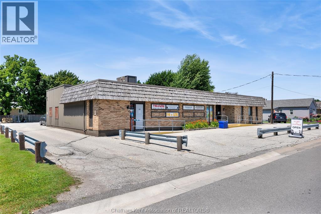 21 Arnold Street Unit# 2, Wallaceburg, Ontario N8A 3P3 - Photo 3 - 25028735