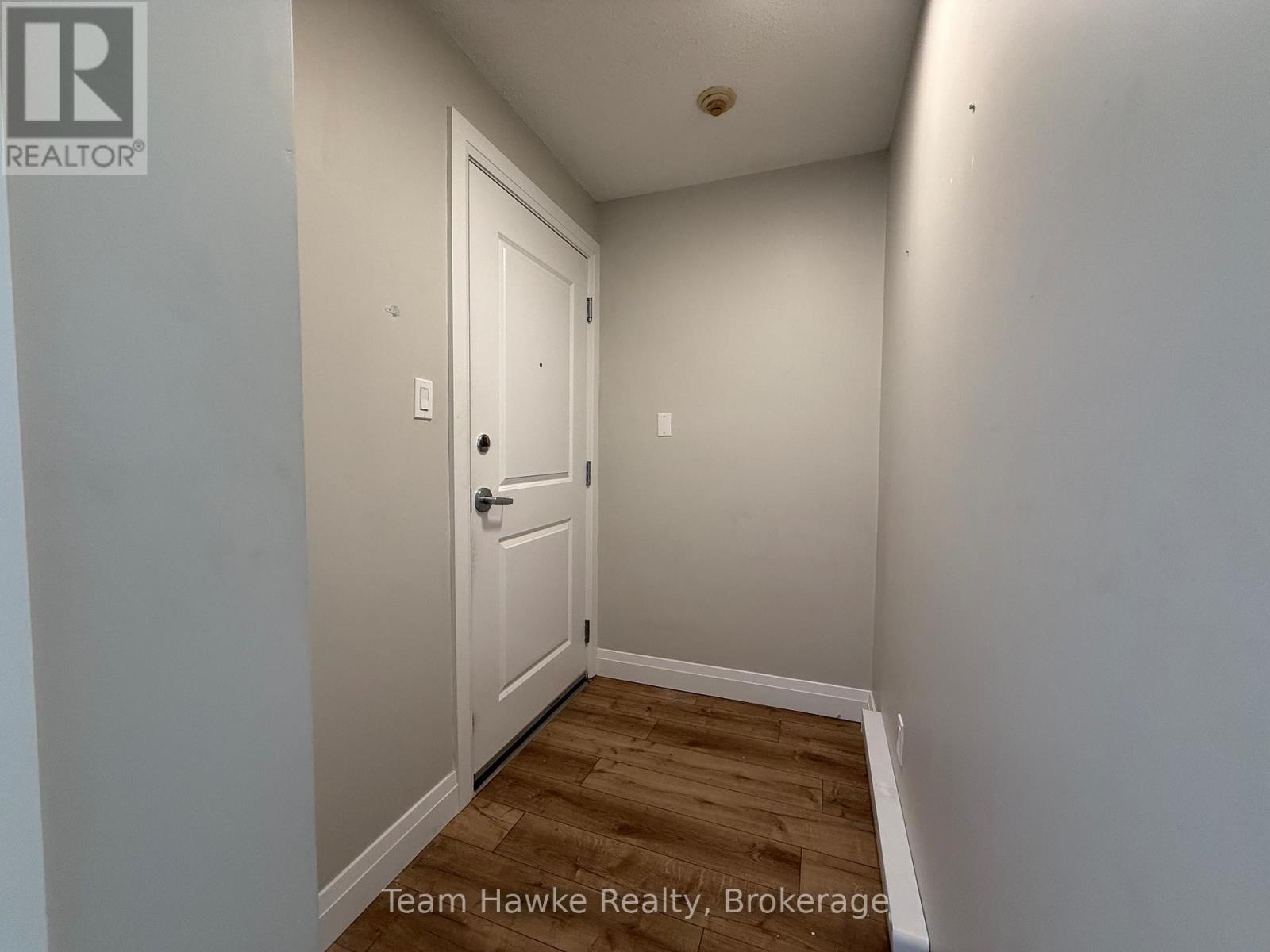 5b - 521 Bay Street, Midland, Ontario  L4R 1L2 - Photo 8 - S12530060