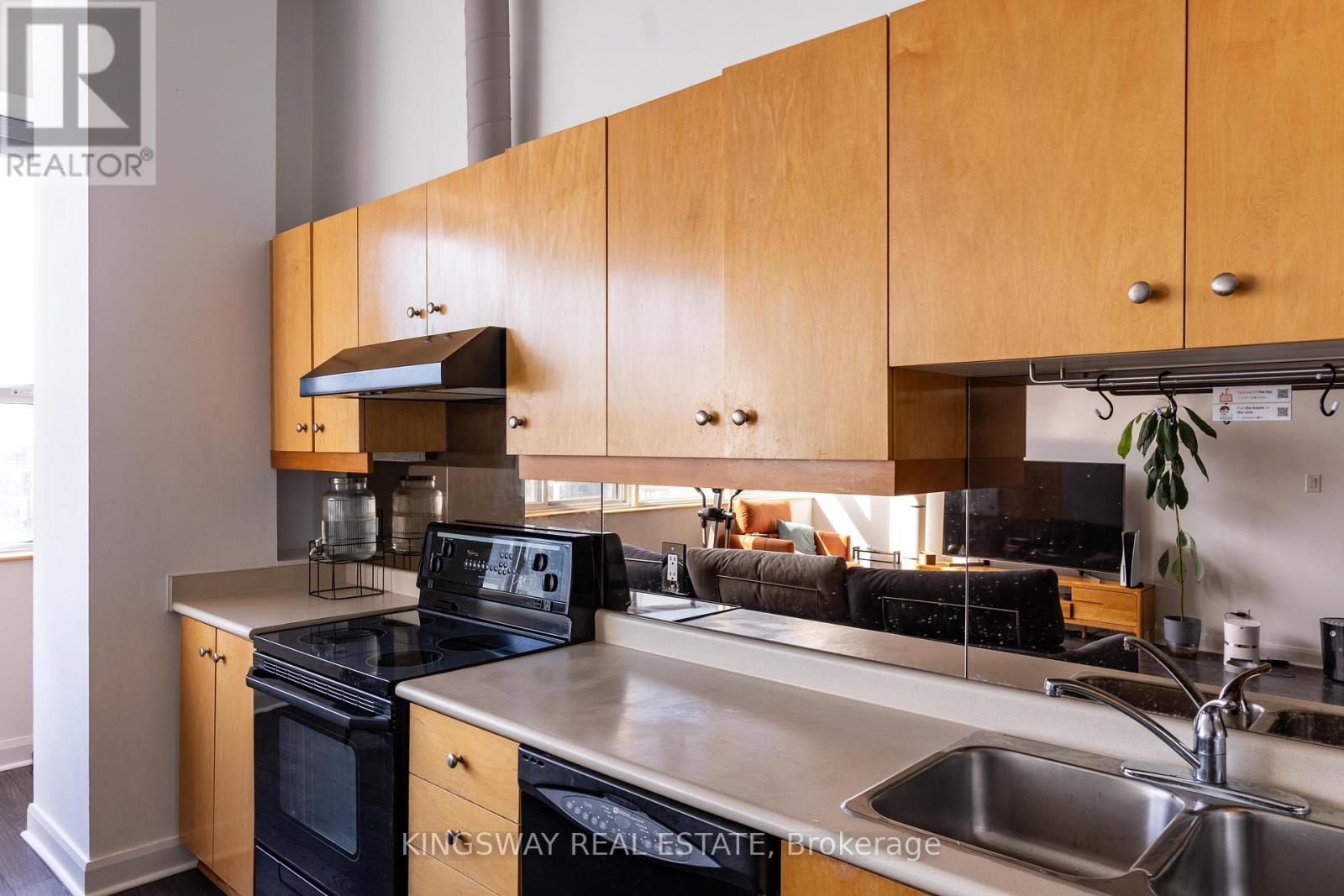 Lph17 - 700 King Street W, Toronto, Ontario  M5V 2Y6 - Photo 12 - C12542022