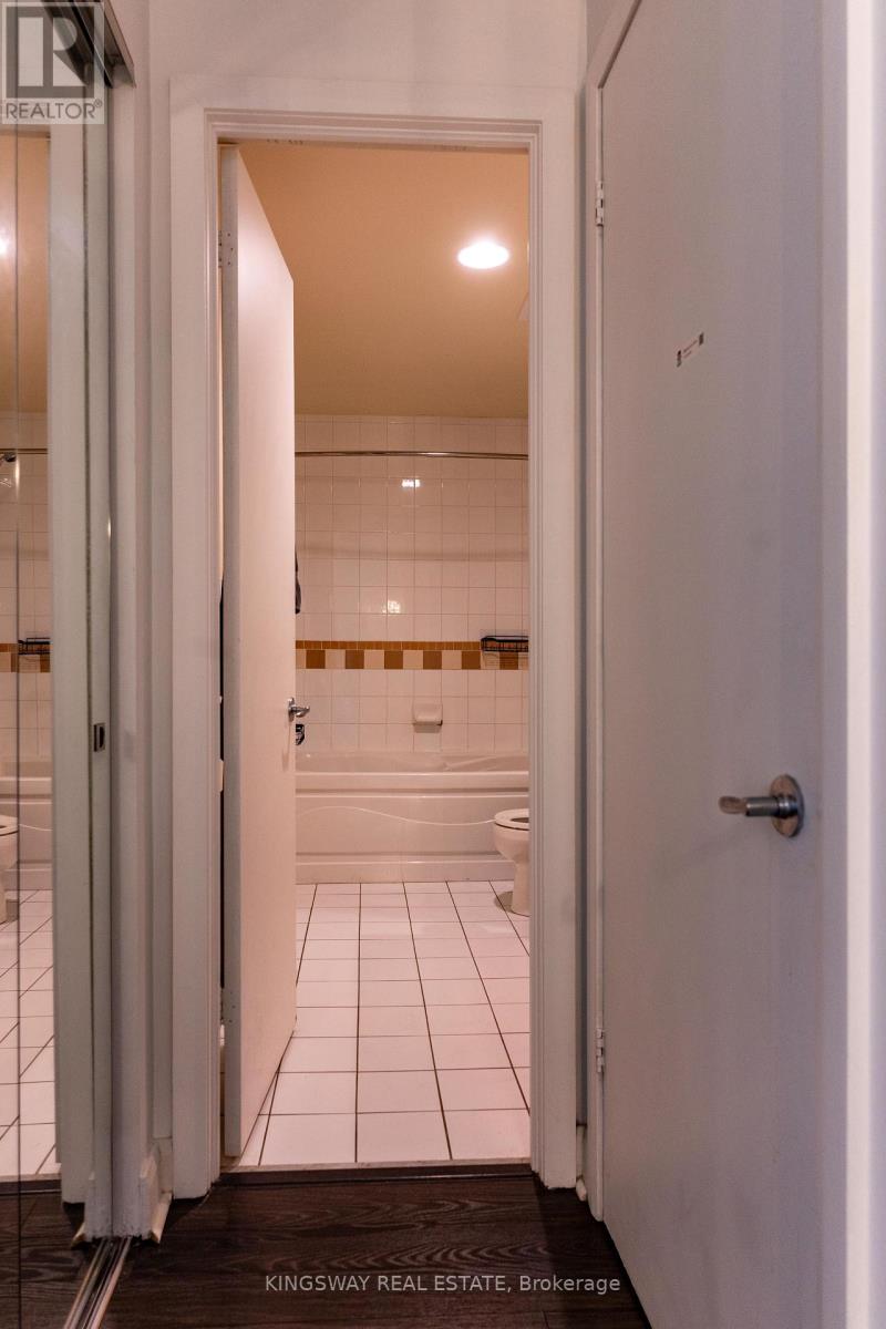 Lph17 - 700 King Street W, Toronto, Ontario  M5V 2Y6 - Photo 21 - C12542022