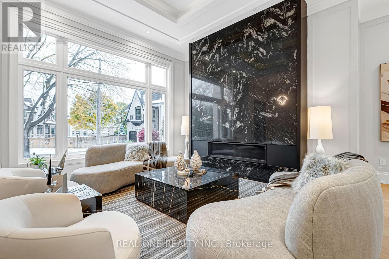 18 Aneta Circle, Toronto, Ontario  M2M 3J2 - Photo 3 - C12542128