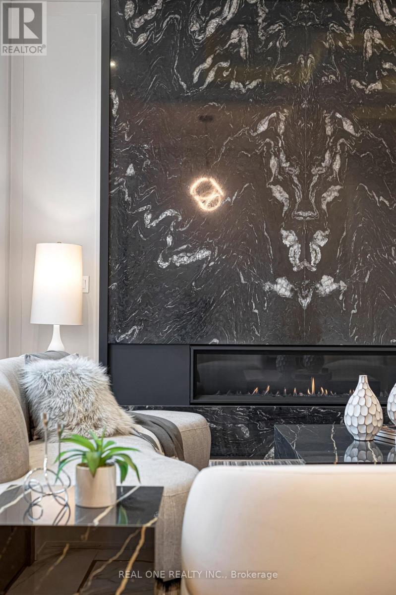 18 Aneta Circle, Toronto, Ontario  M2M 3J2 - Photo 36 - C12542128