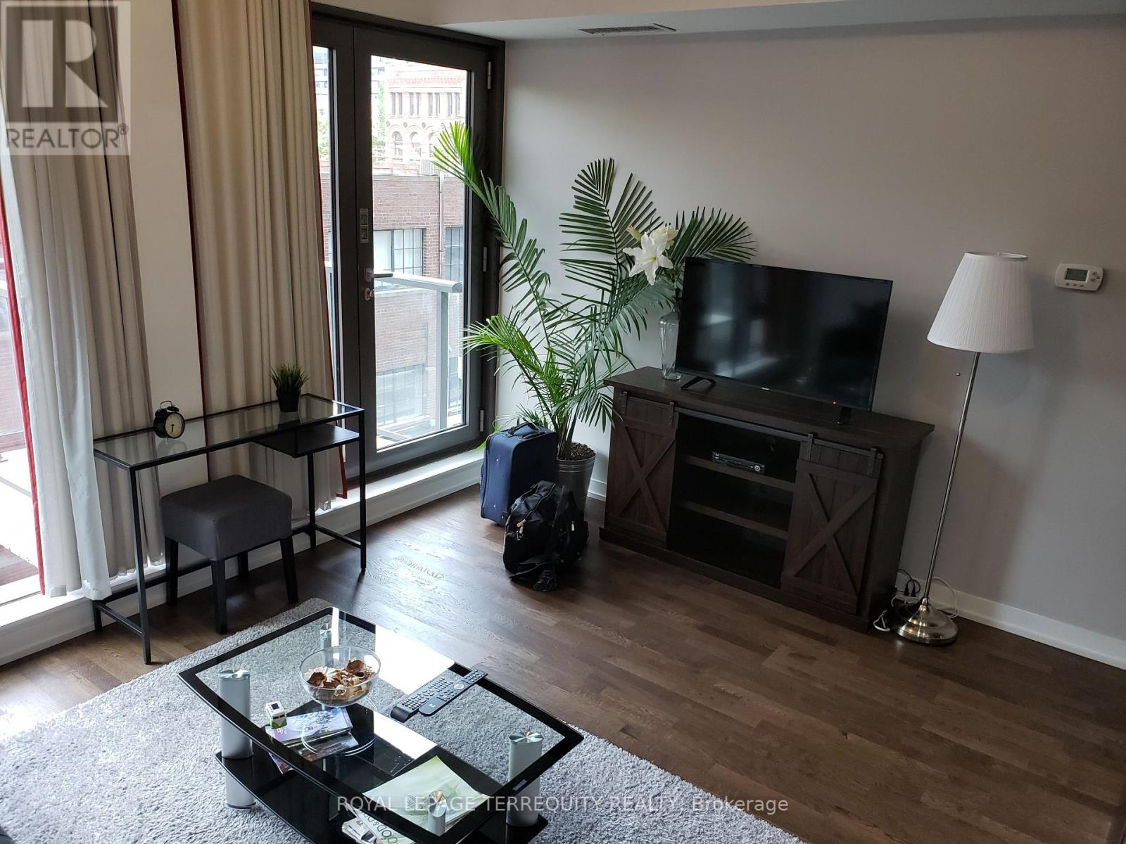 308 - 560 King Street W, Toronto, Ontario  M5V 1M3 - Photo 4 - C12542144