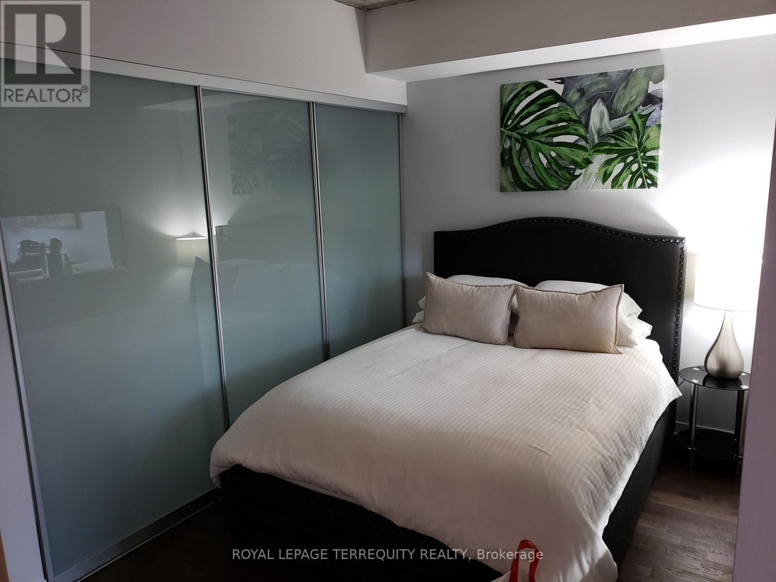 308 - 560 King Street W, Toronto, Ontario  M5V 1M3 - Photo 8 - C12542144