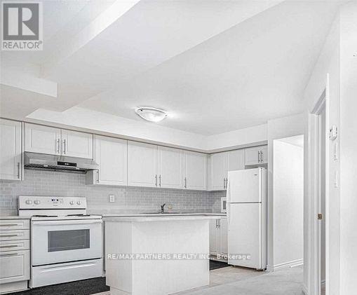 9 - 1 Eaton Park Lane, Toronto, Ontario  M1W 0A5 - Photo 4 - E12541952