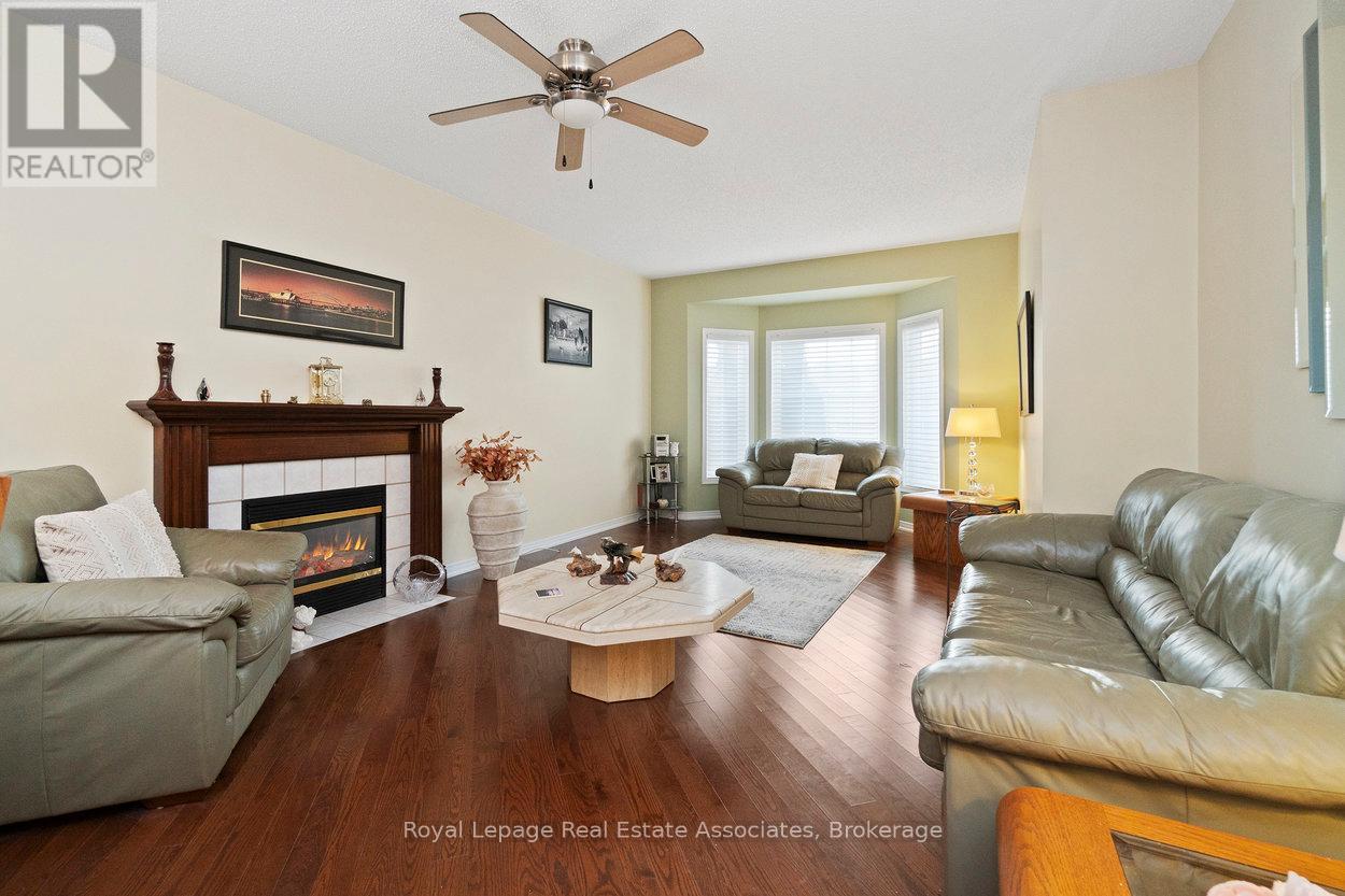 3 Fir Drive, Clarington, Ontario  L1B 1P3 - Photo 9 - E12541958