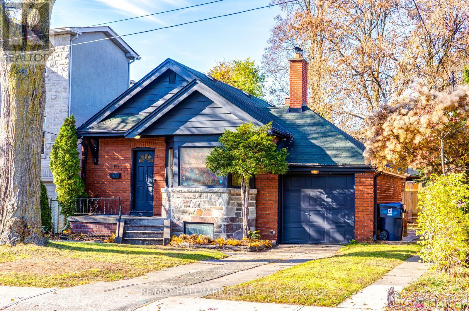10 COXWELL BOULEVARD, Toronto, Ontario