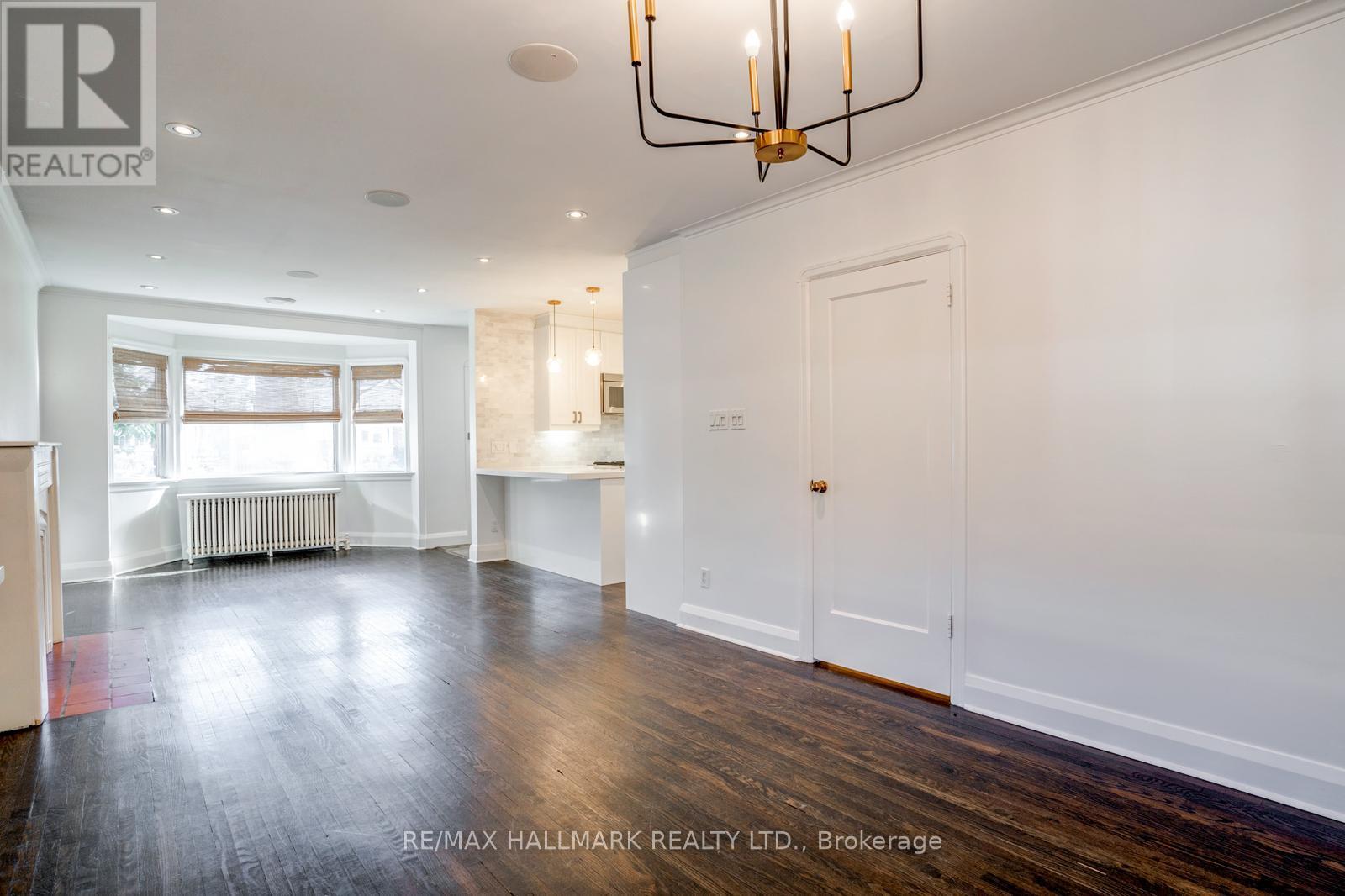 10 Coxwell Boulevard, Toronto, Ontario  M4C 3G7 - Photo 13 - E12542124