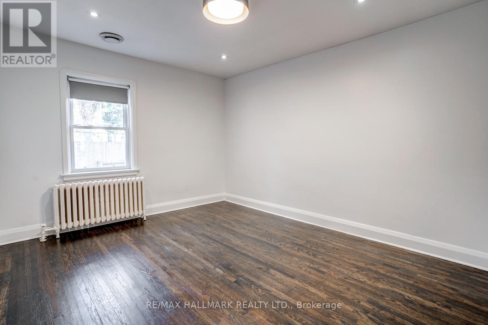 10 Coxwell Boulevard, Toronto, Ontario  M4C 3G7 - Photo 20 - E12542124