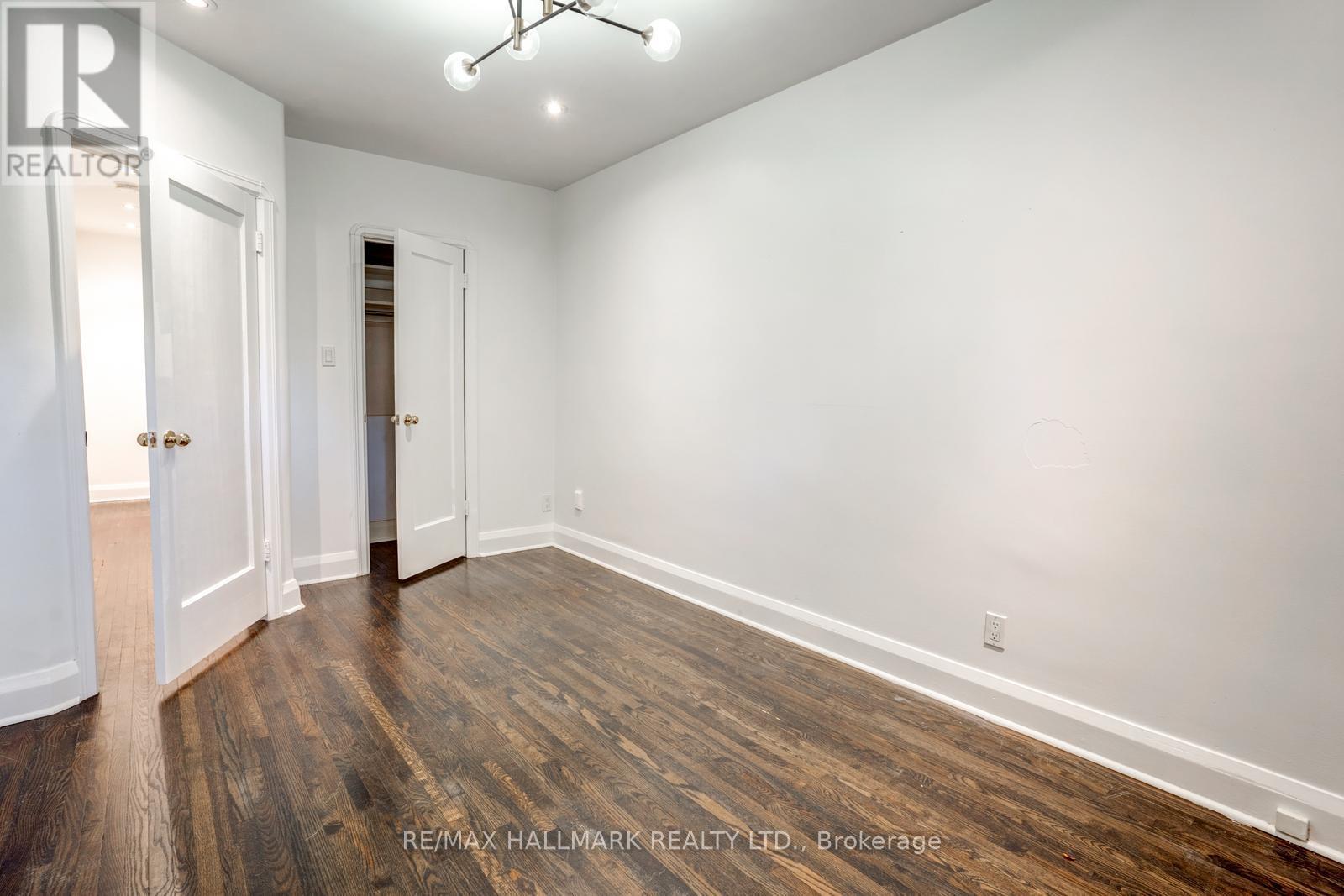 10 Coxwell Boulevard, Toronto, Ontario  M4C 3G7 - Photo 24 - E12542124