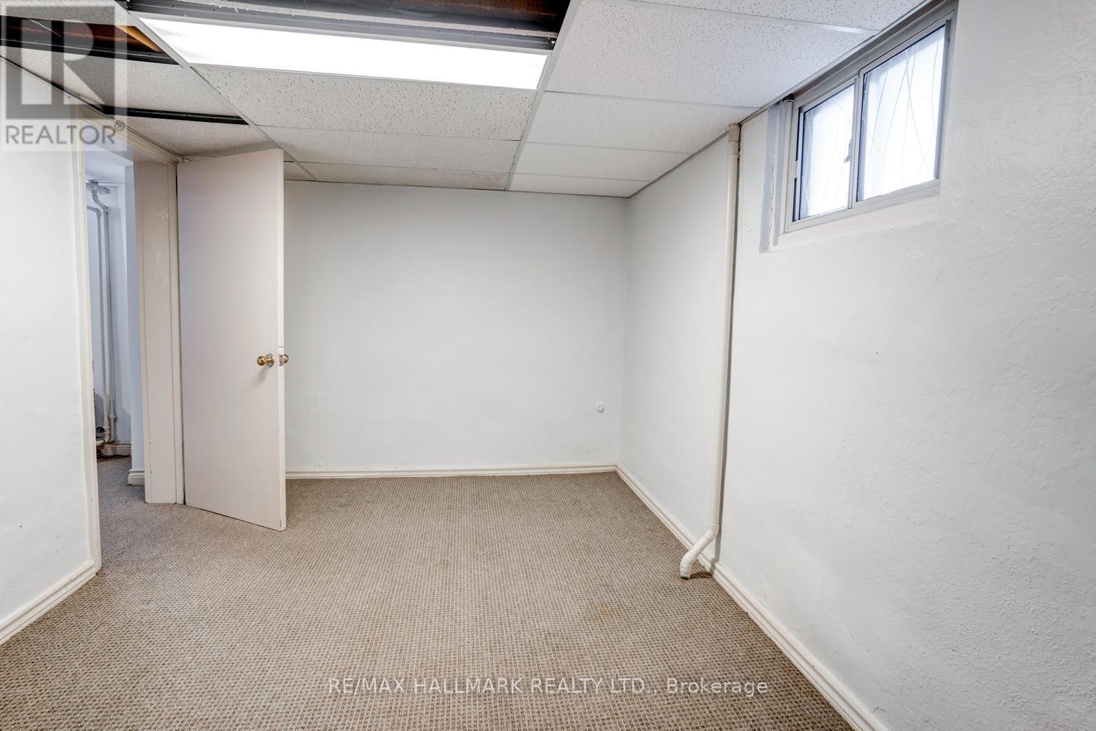 10 Coxwell Boulevard, Toronto, Ontario  M4C 3G7 - Photo 27 - E12542124
