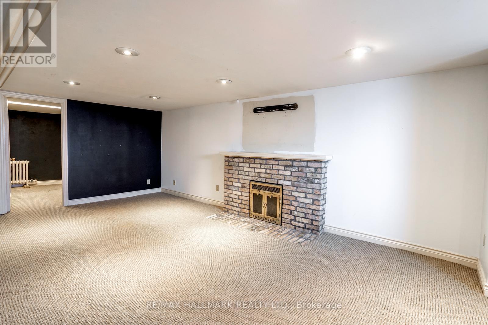 10 Coxwell Boulevard, Toronto, Ontario  M4C 3G7 - Photo 28 - E12542124