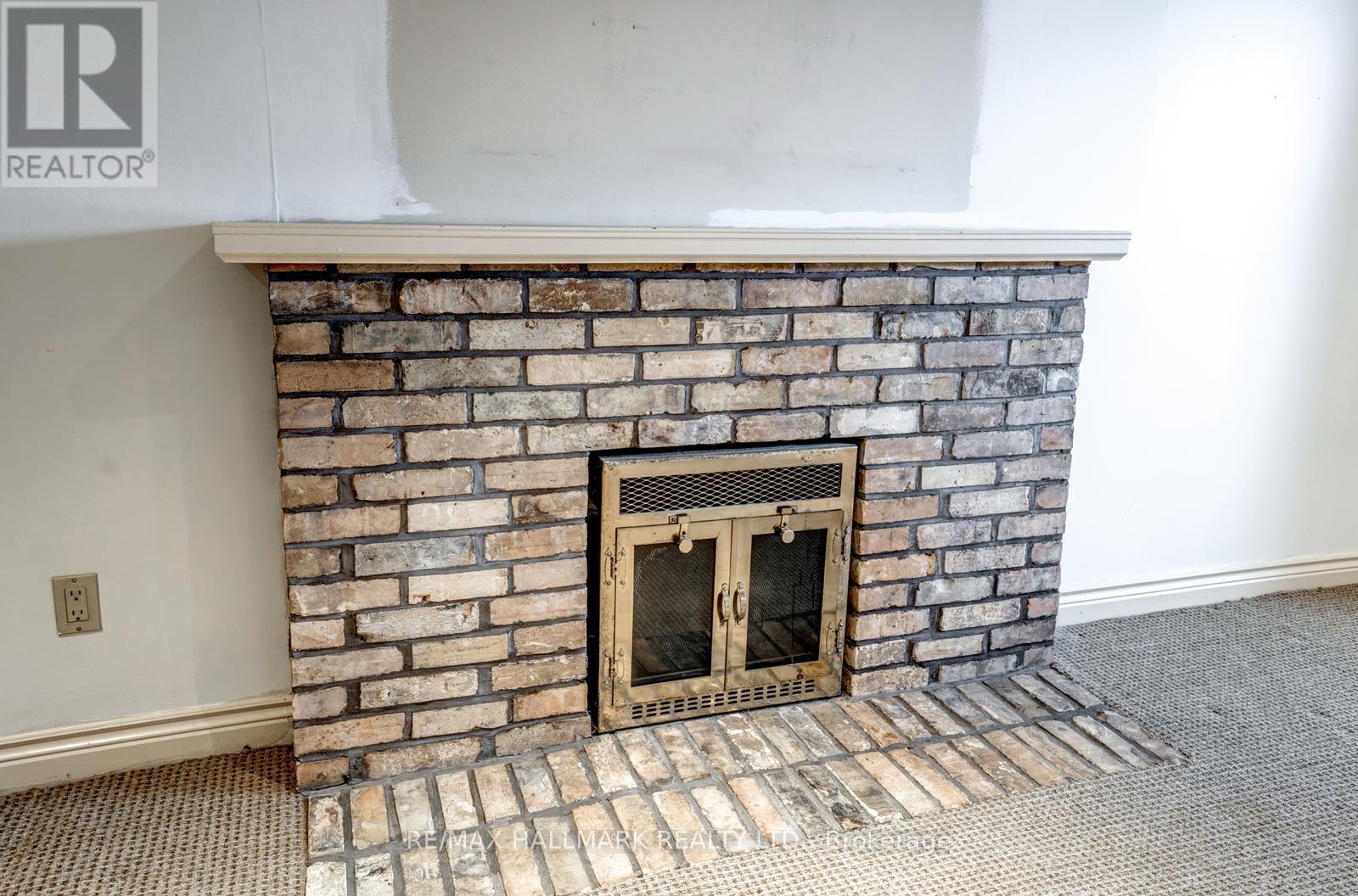 10 Coxwell Boulevard, Toronto, Ontario  M4C 3G7 - Photo 30 - E12542124