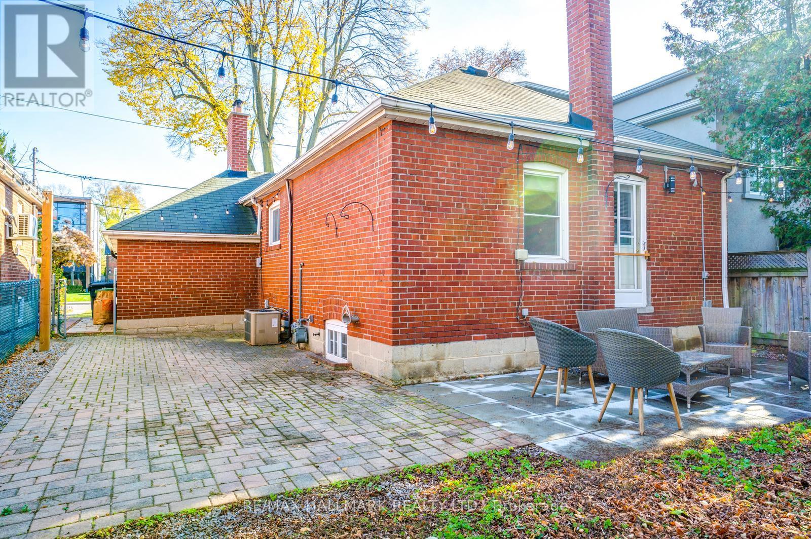 10 Coxwell Boulevard, Toronto, Ontario  M4C 3G7 - Photo 34 - E12542124