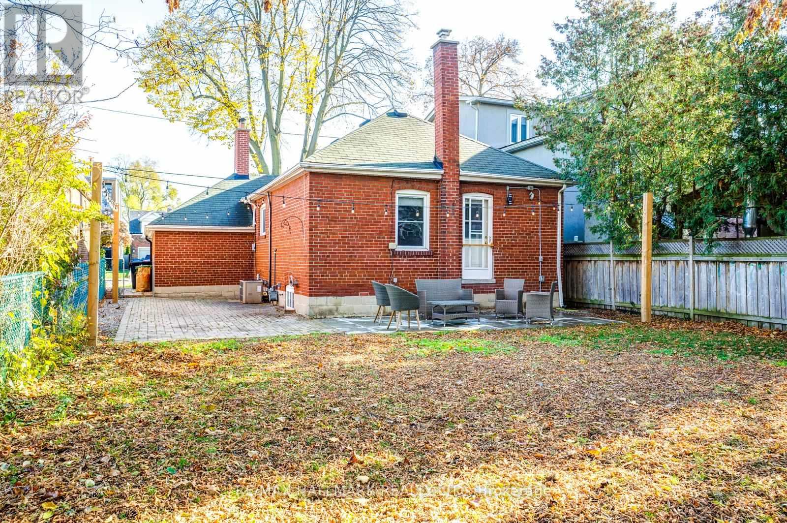 10 Coxwell Boulevard, Toronto, Ontario  M4C 3G7 - Photo 36 - E12542124