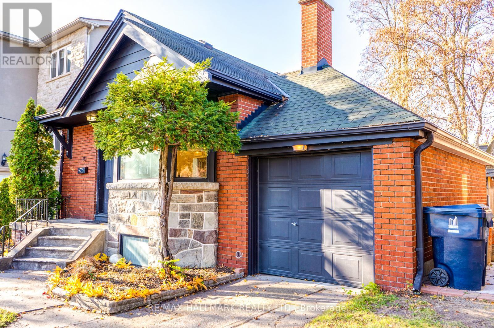 10 Coxwell Boulevard, Toronto, Ontario  M4C 3G7 - Photo 5 - E12542124