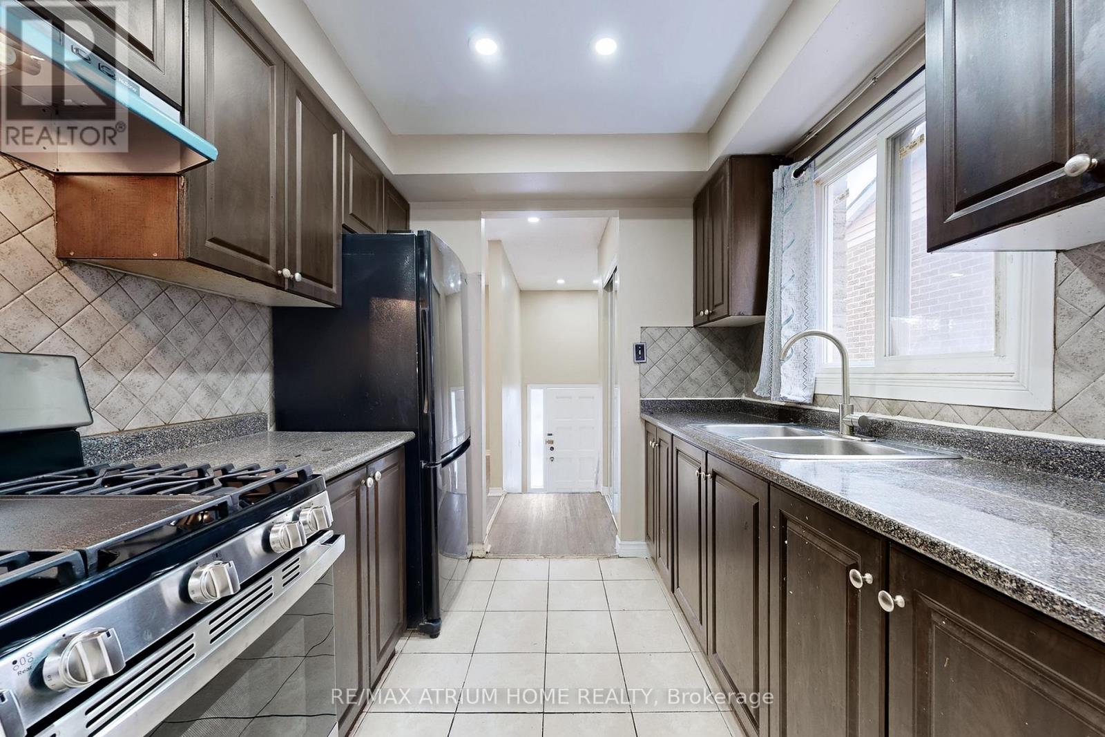 3 Plumbrook Crescent, Toronto, Ontario  M1S 3Z9 - Photo 8 - E12541526