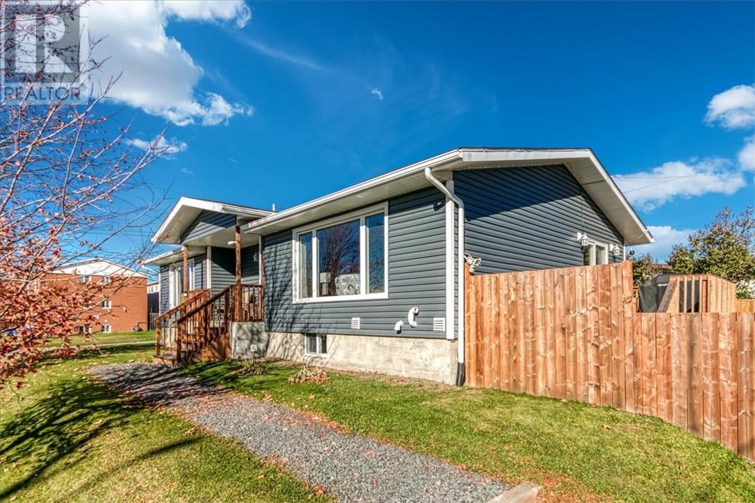 244 Charette Avenue, Chelmsford, Ontario P0M 1L0 - Photo 2 - 2125645