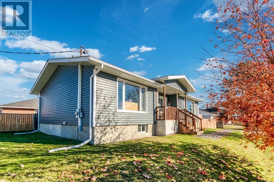 244 Charette Avenue, Chelmsford, Ontario P0M 1L0 - Photo 3 - 2125645