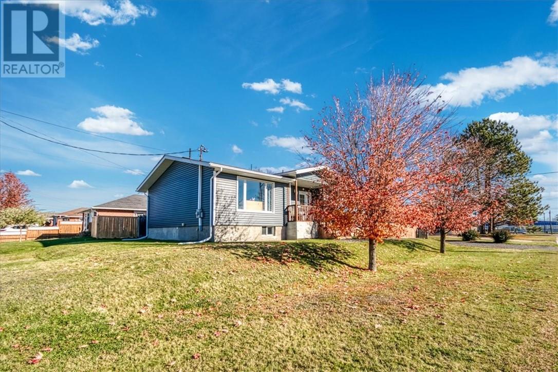 244 Charette Avenue, Chelmsford, Ontario P0M 1L0 - Photo 4 - 2125645