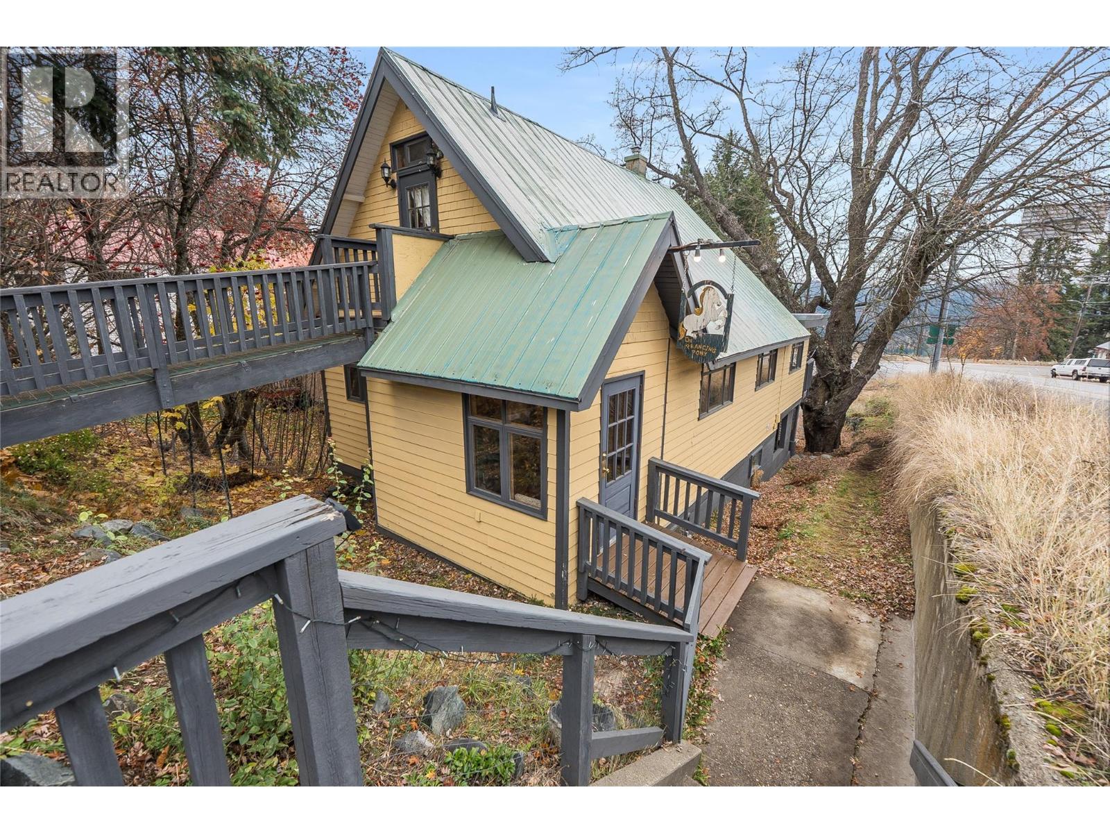 2207 Columbia Avenue, rossland, British Columbia