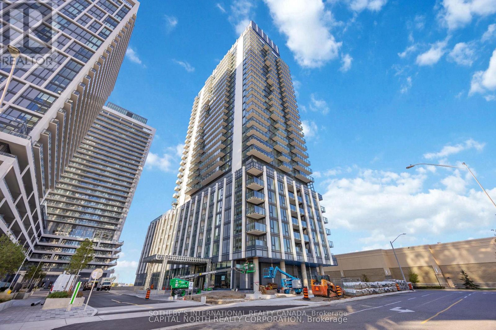 617 - 27 Korda Gate, Vaughan, Ontario  L4K 2M9 - Photo 2 - N12541954