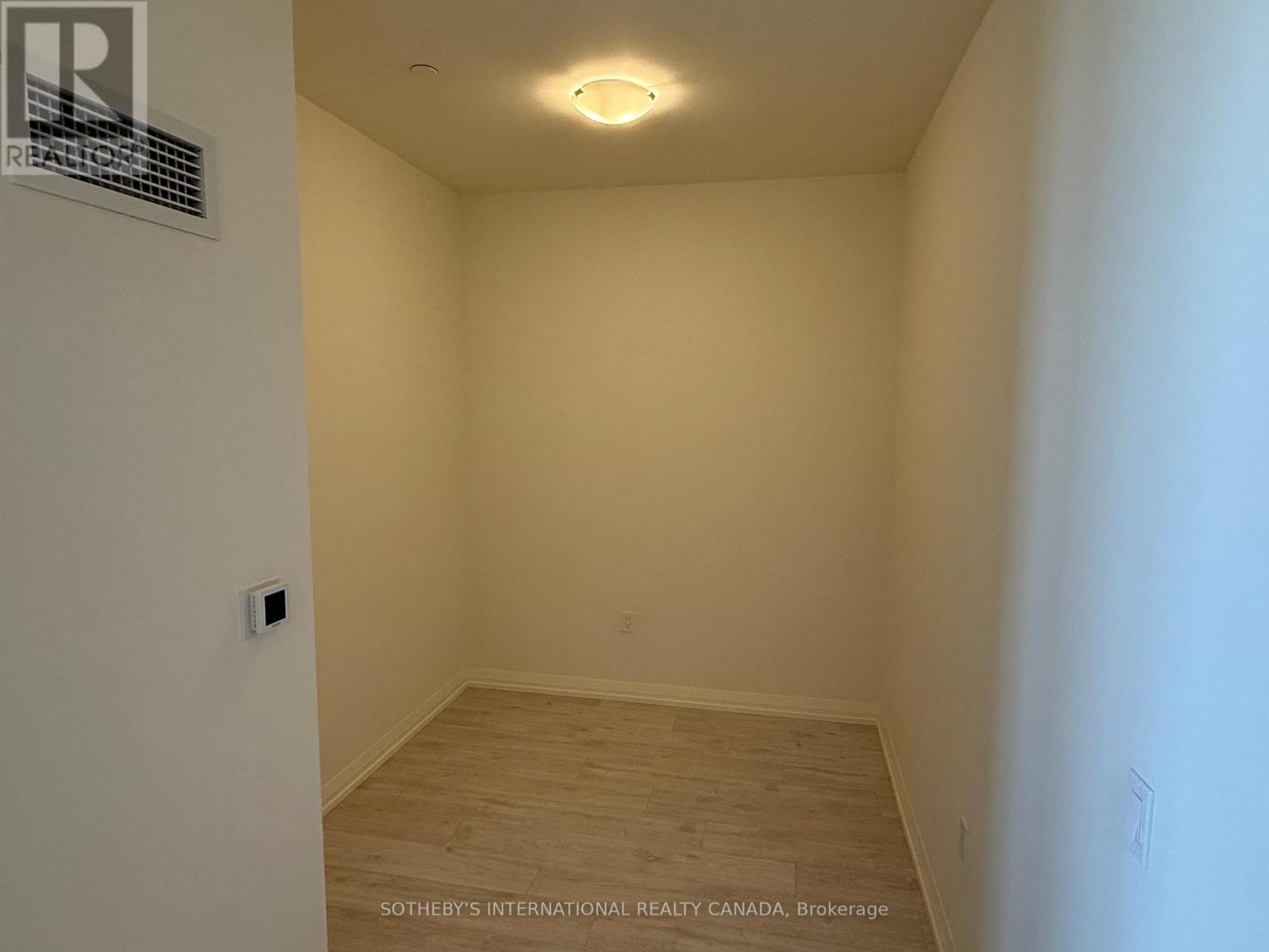 617 - 27 Korda Gate, Vaughan, Ontario  L4K 2M9 - Photo 5 - N12541954