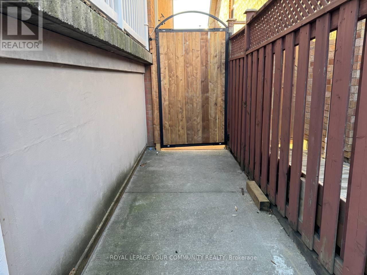 49 Chiara Drive, Vaughan, Ontario  L6A 3K3 - Photo 15 - N12542016