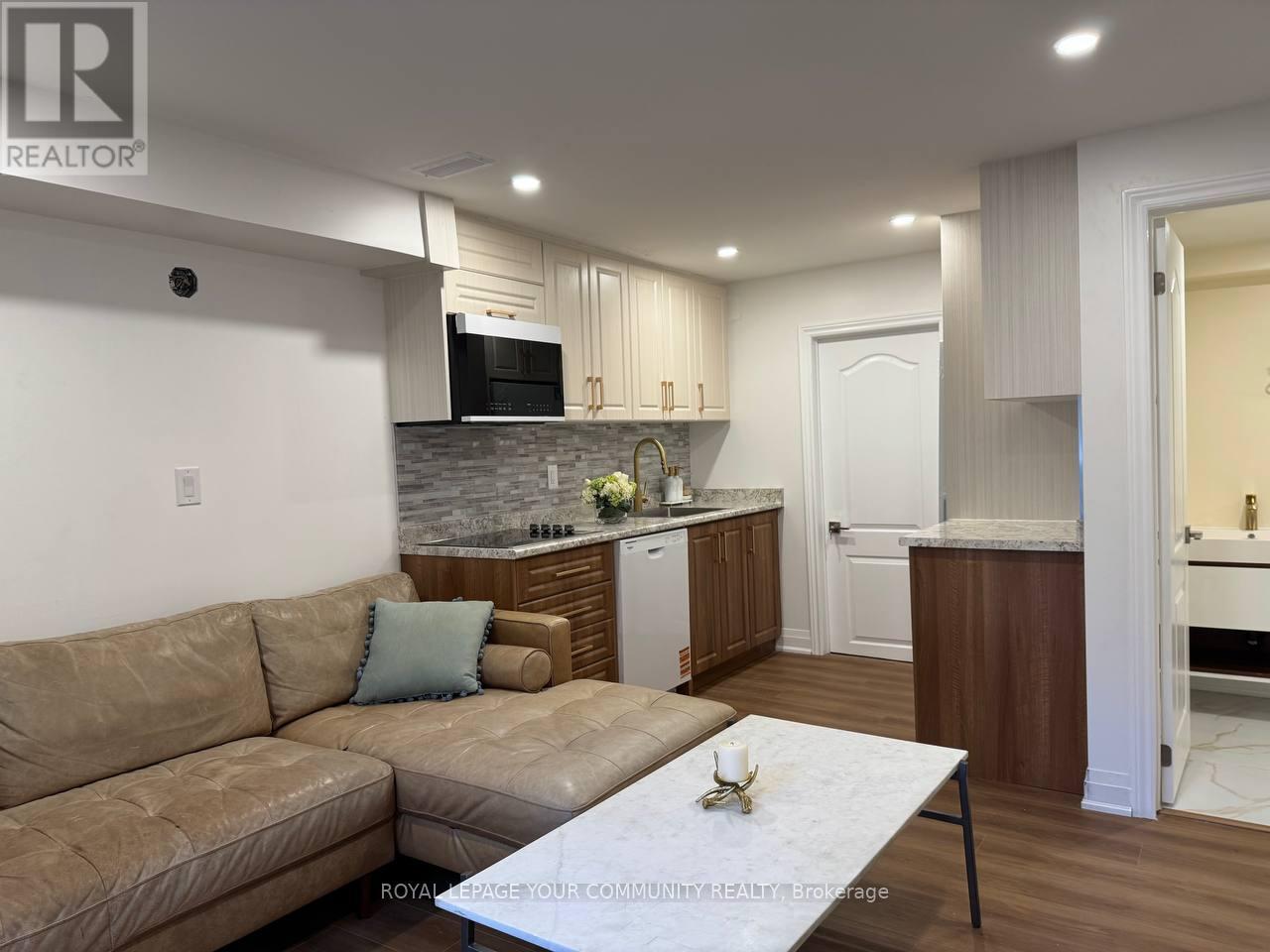 49 Chiara Drive, Vaughan, Ontario  L6A 3K3 - Photo 5 - N12542016