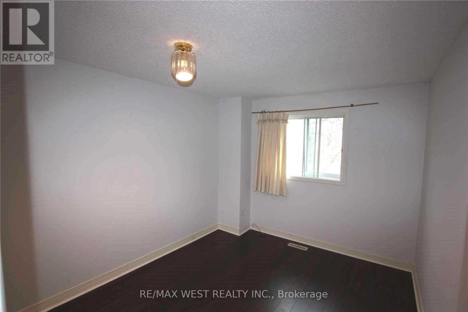 51 Michael Drive, Richmond Hill, Ontario  L4C 5W7 - Photo 11 - N12542158