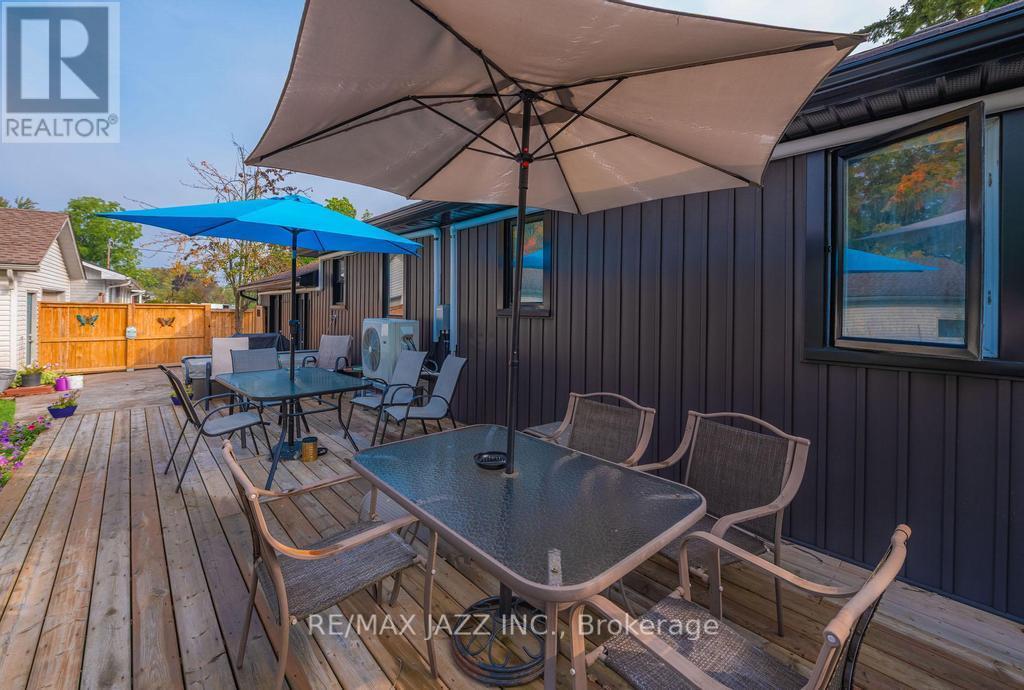 54 Virginia Boulevard, Georgina, Ontario L0E 1N0 - Photo 8 - N12542246