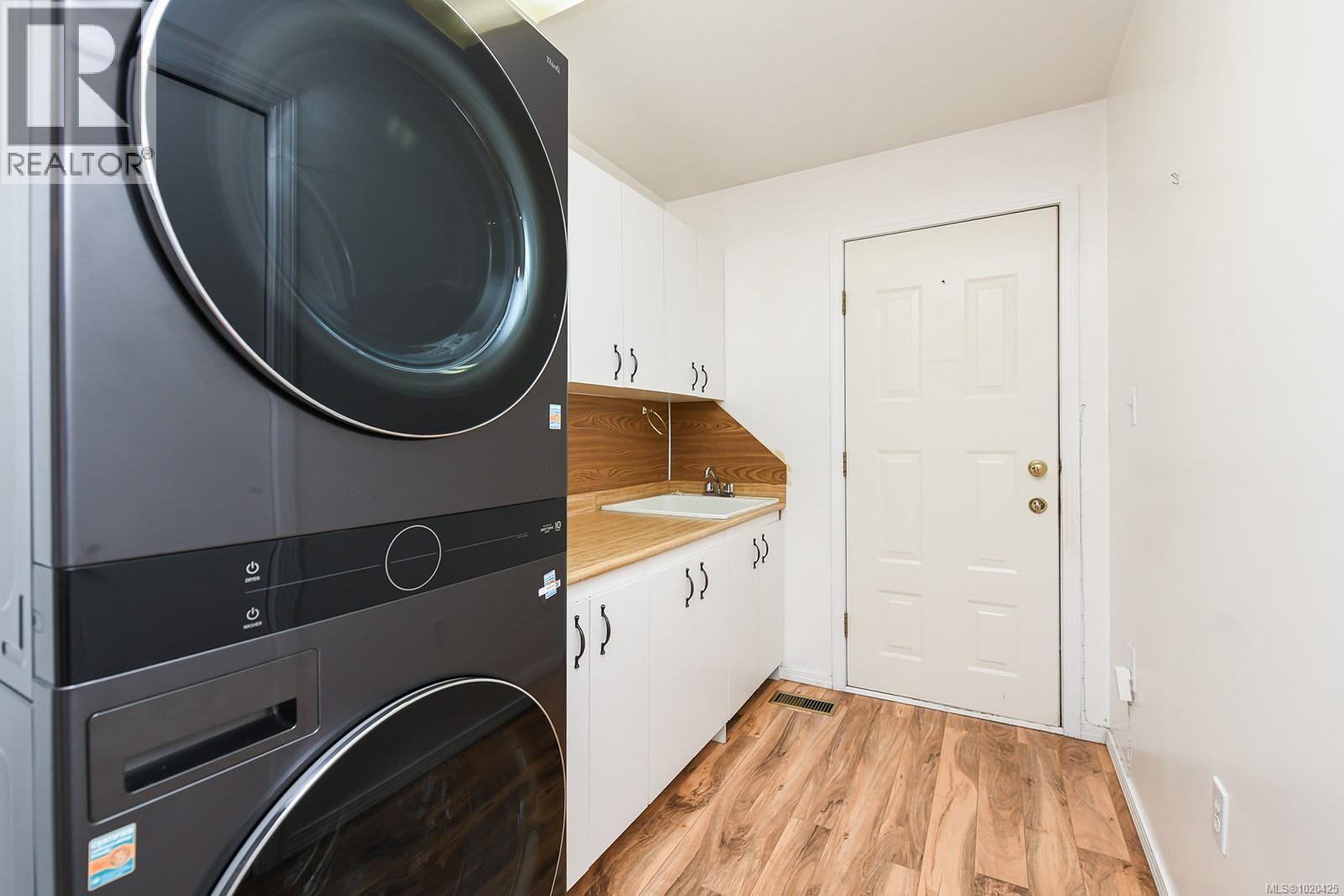 2771 Windermere Ave, Cumberland, British Columbia  V0R 1S0 - Photo 19 - 1020425