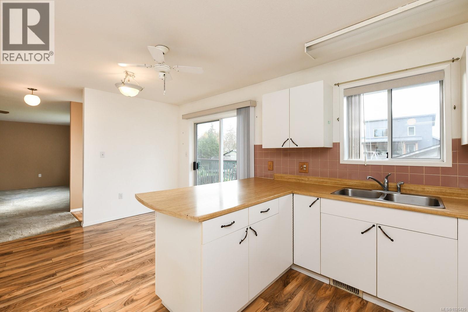 2771 Windermere Ave, Cumberland, British Columbia  V0R 1S0 - Photo 6 - 1020425