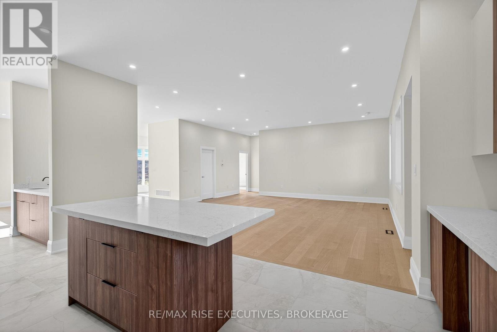 138 Hineman Street, Kingston, Ontario K7L 0G2 - Photo 13 - X12542176