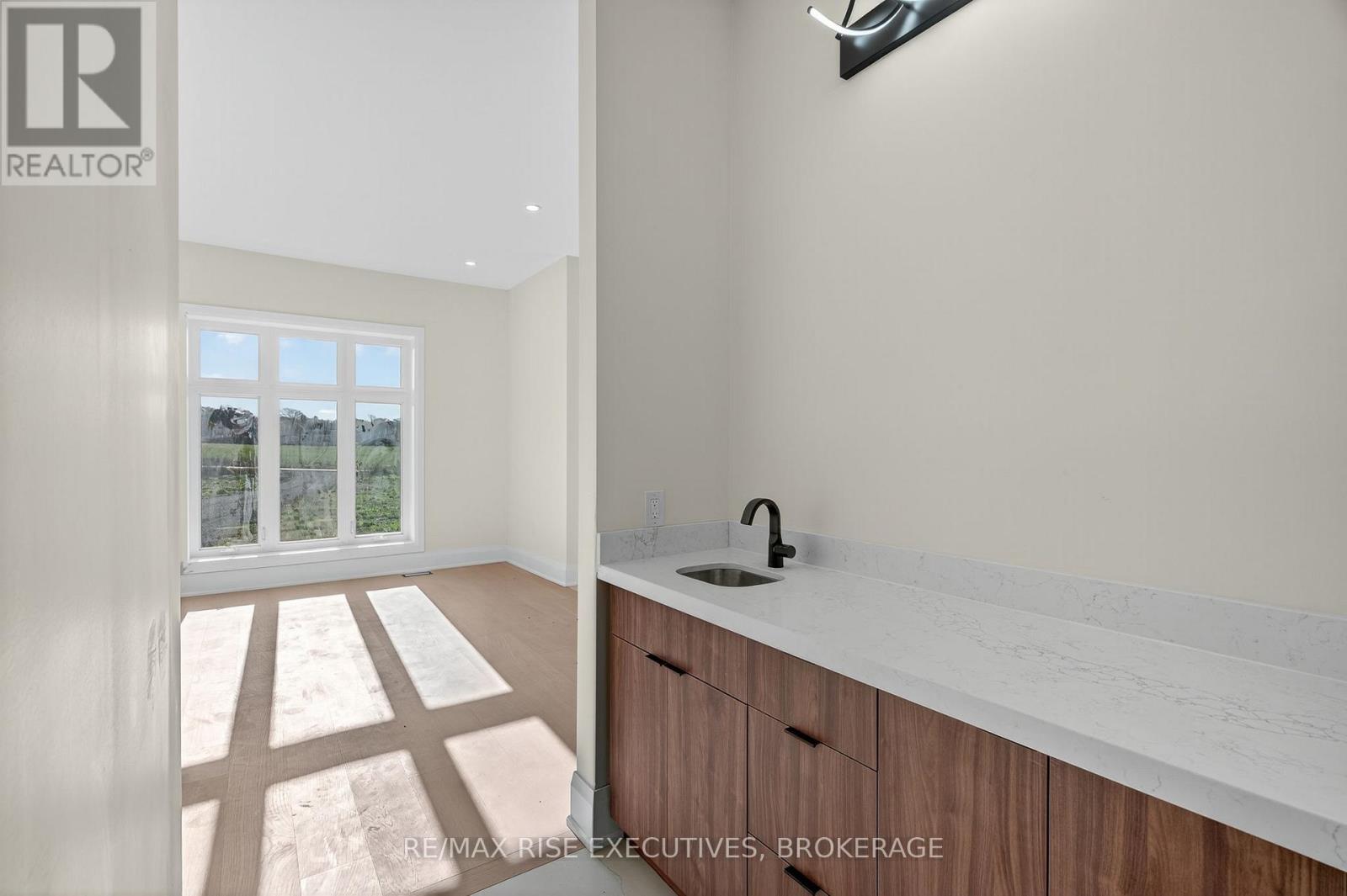 138 Hineman Street, Kingston, Ontario K7L 0G2 - Photo 15 - X12542176