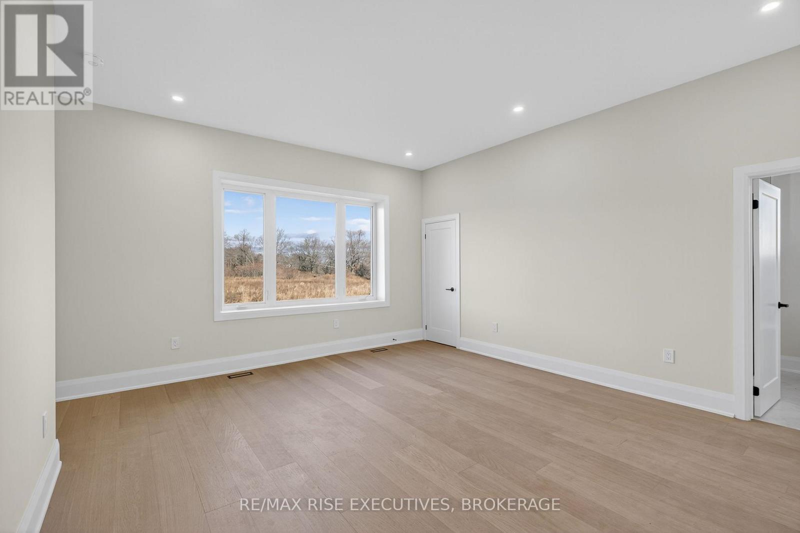 138 Hineman Street, Kingston, Ontario K7L 0G2 - Photo 16 - X12542176