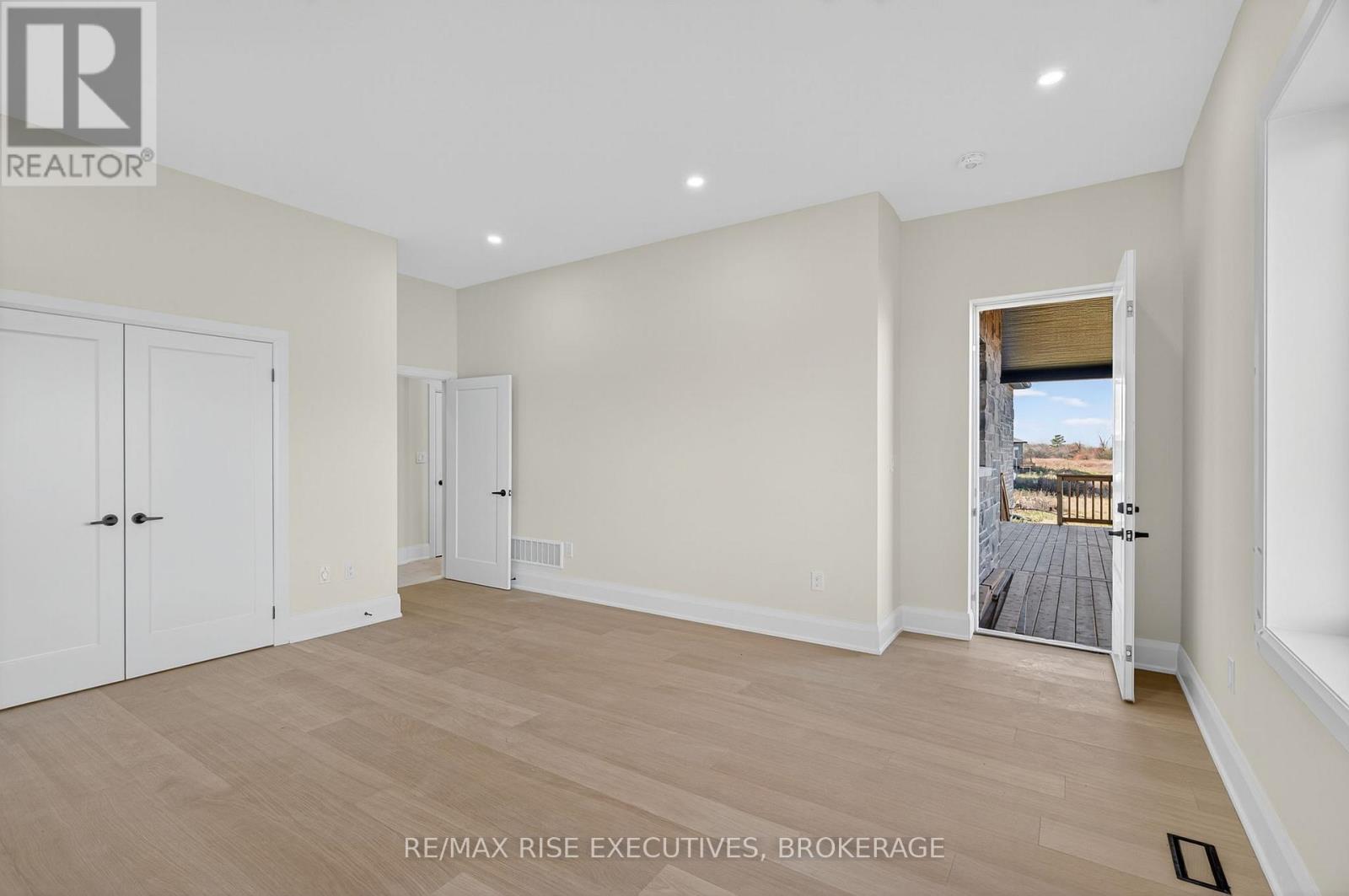 138 Hineman Street, Kingston, Ontario K7L 0G2 - Photo 18 - X12542176