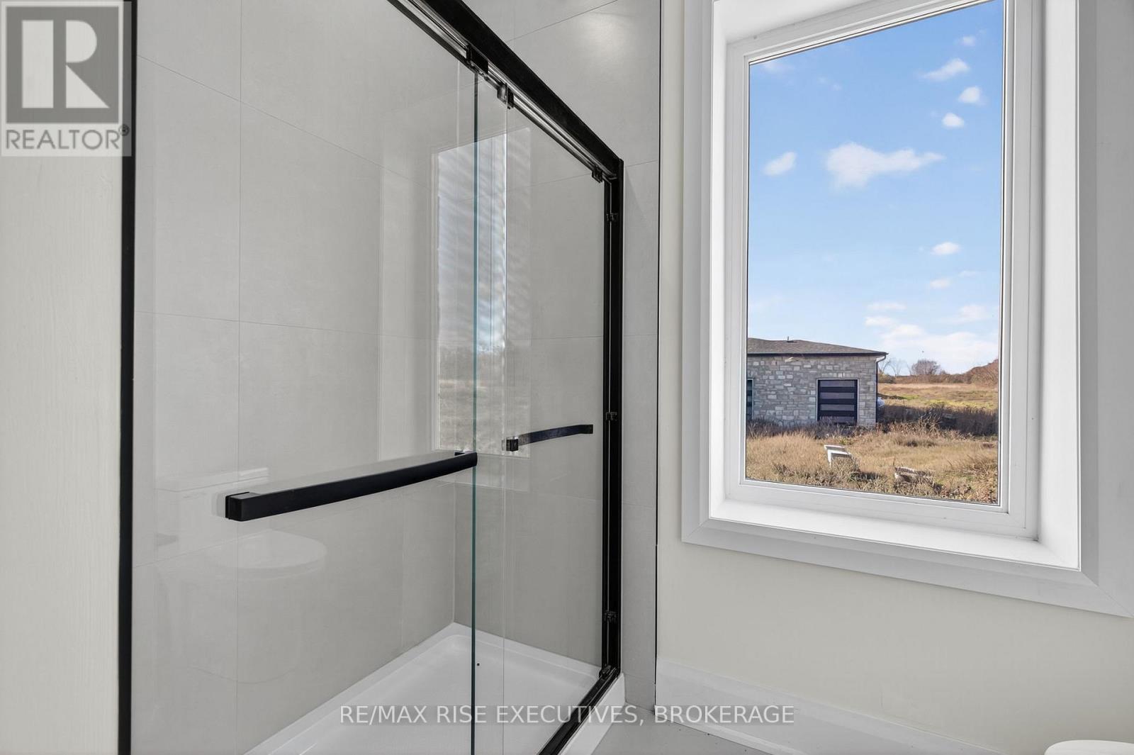 138 Hineman Street, Kingston, Ontario K7L 0G2 - Photo 27 - X12542176