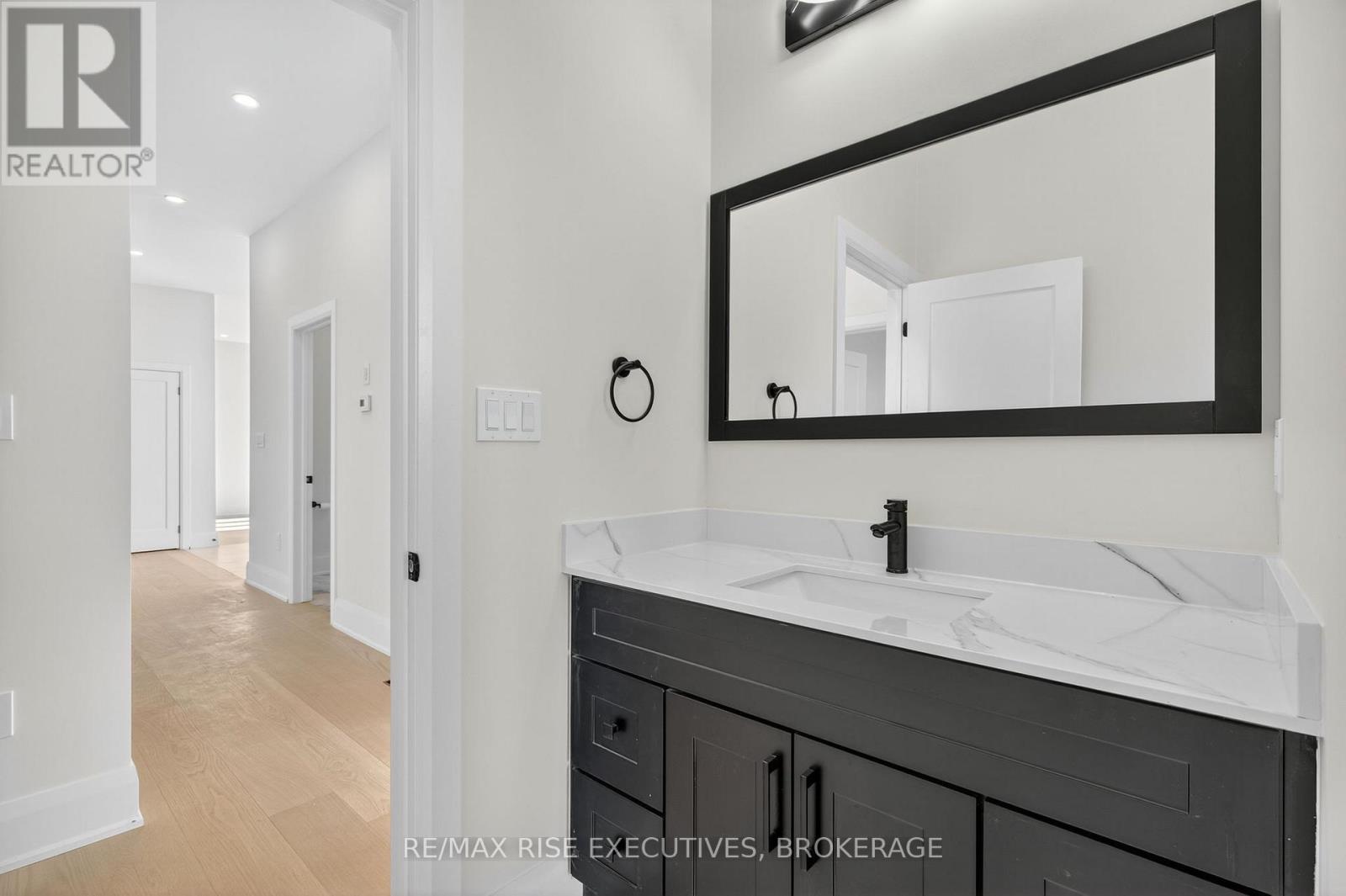 138 Hineman Street, Kingston, Ontario K7L 0G2 - Photo 28 - X12542176