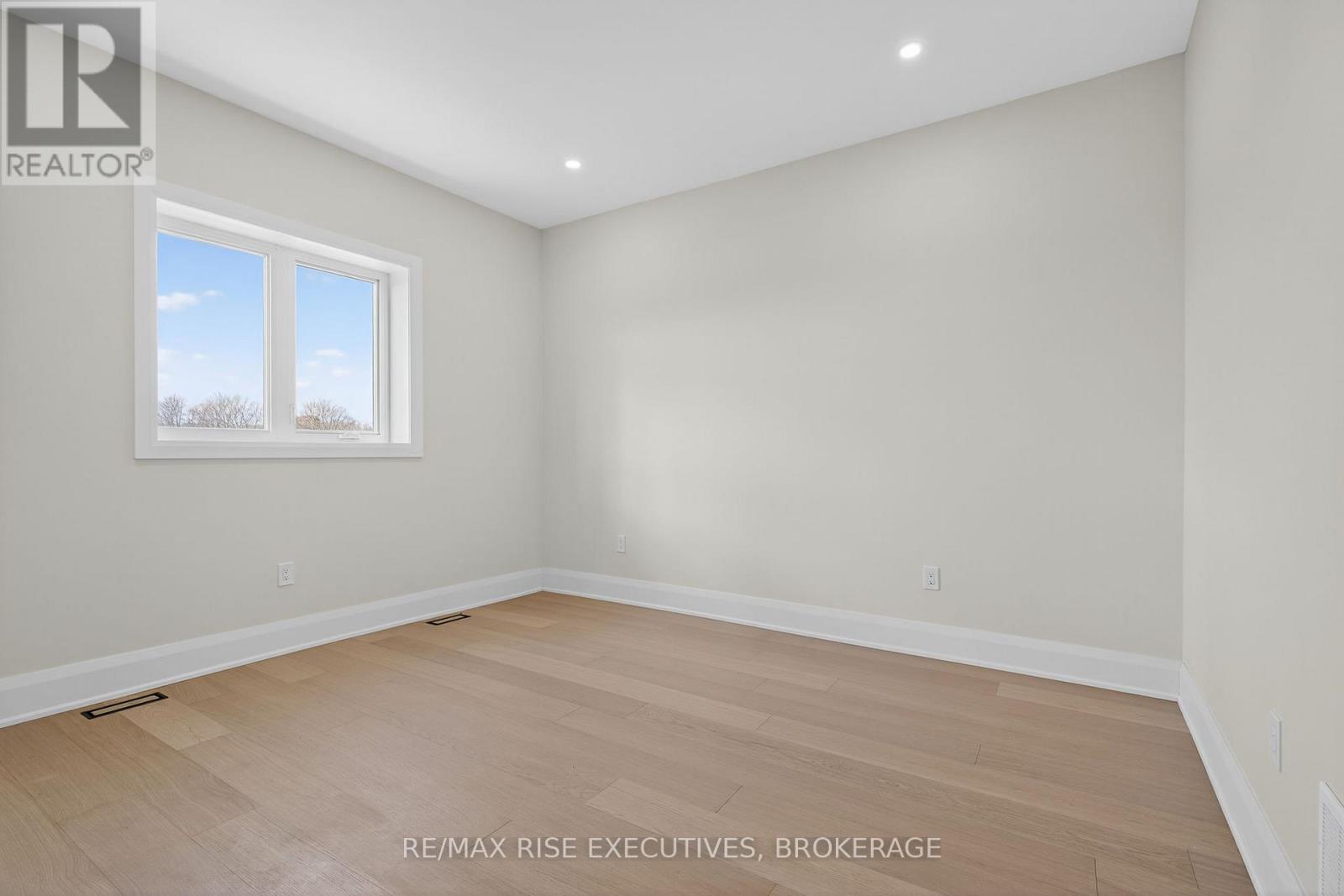 138 Hineman Street, Kingston, Ontario K7L 0G2 - Photo 29 - X12542176