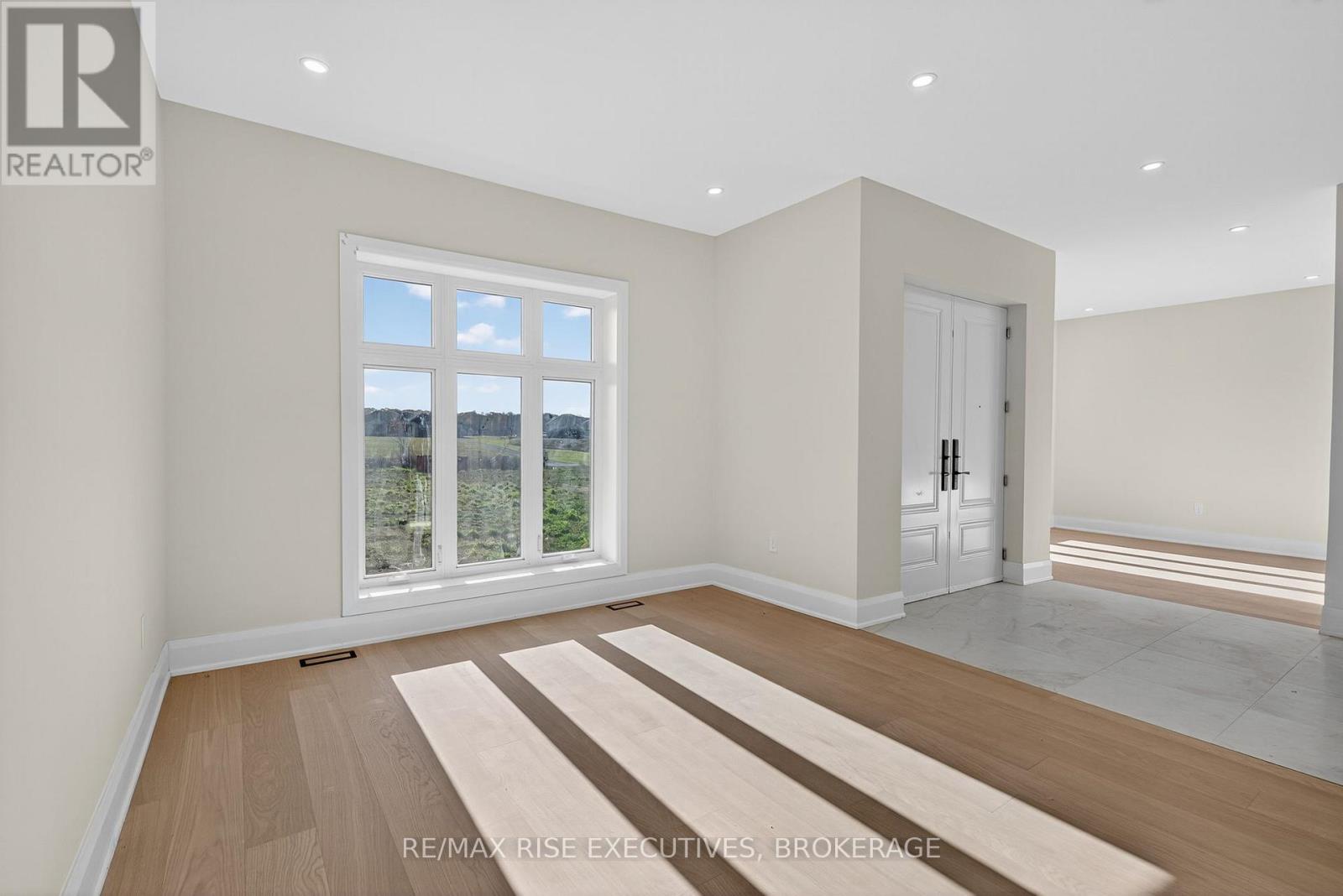 138 Hineman Street, Kingston, Ontario K7L 0G2 - Photo 3 - X12542176