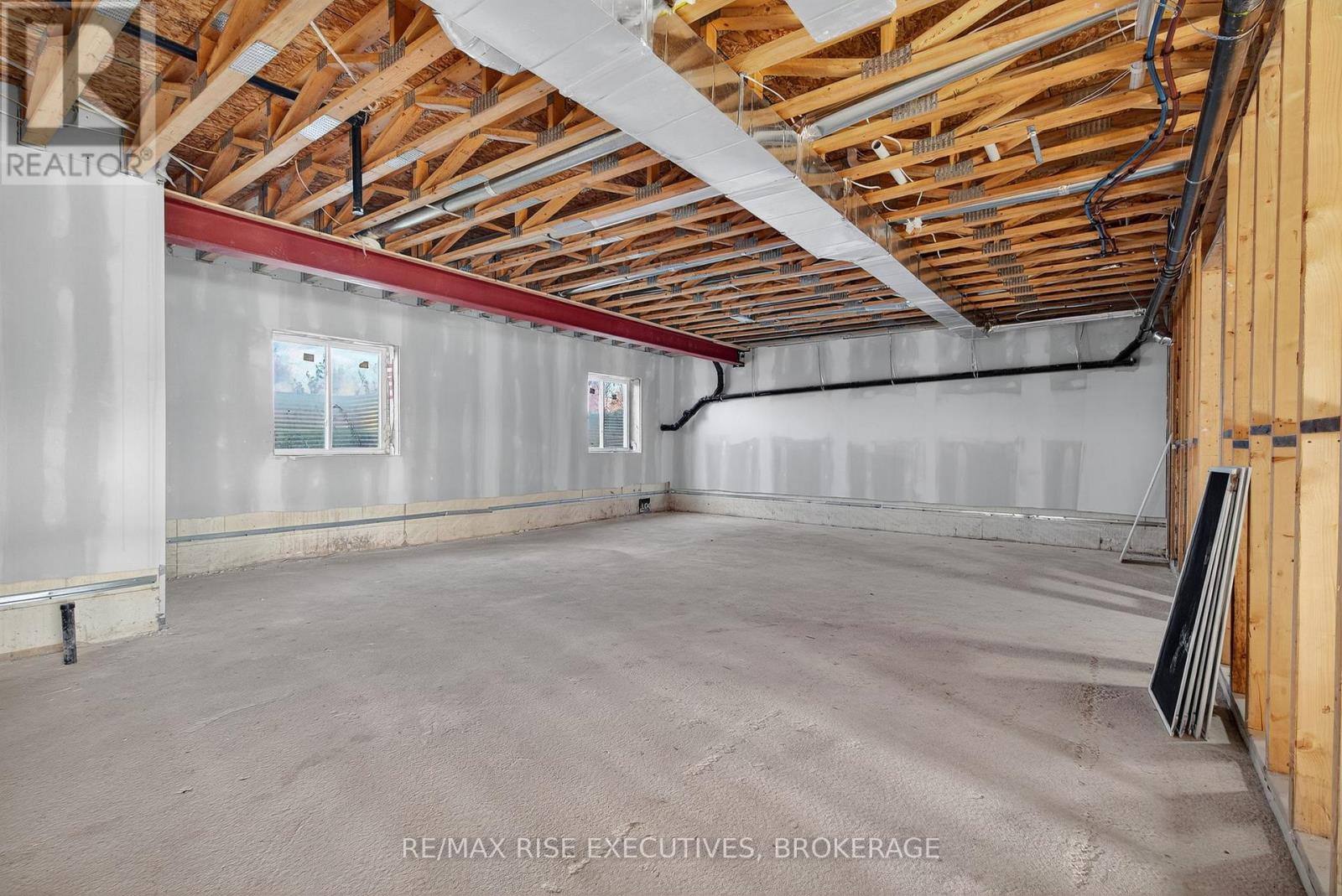 138 Hineman Street, Kingston, Ontario K7L 0G2 - Photo 35 - X12542176