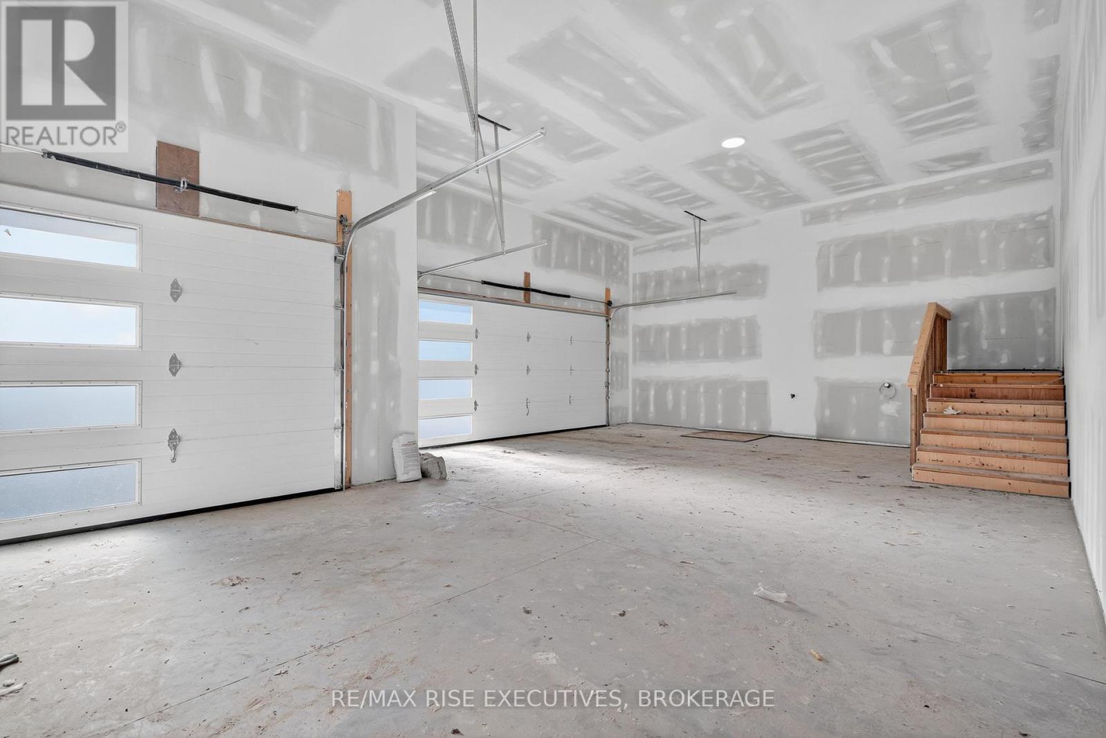 138 Hineman Street, Kingston, Ontario K7L 0G2 - Photo 38 - X12542176