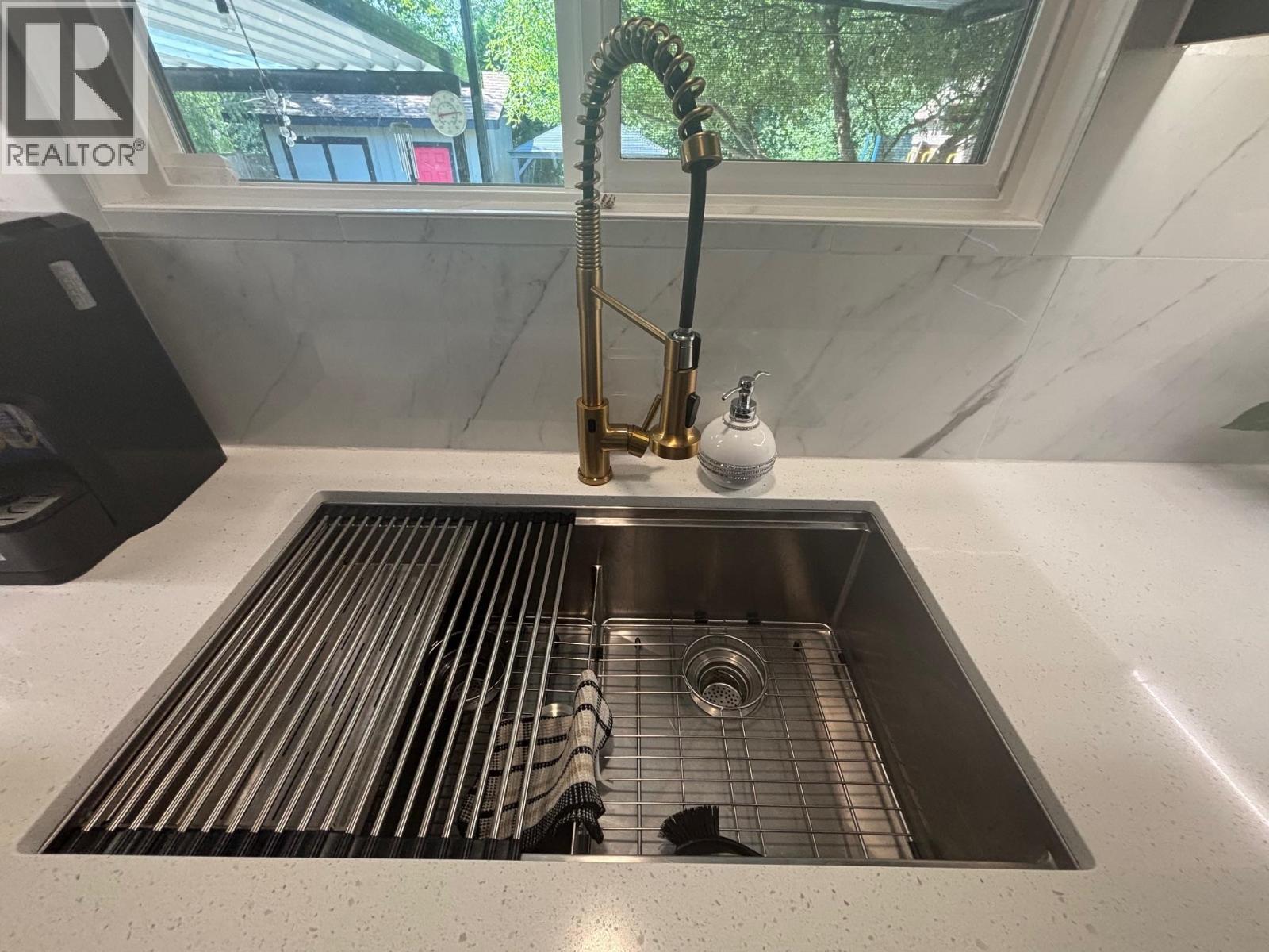 11279 Harrison Street, Maple Ridge, British Columbia V2X 9P6 - Photo 13 - R3067088