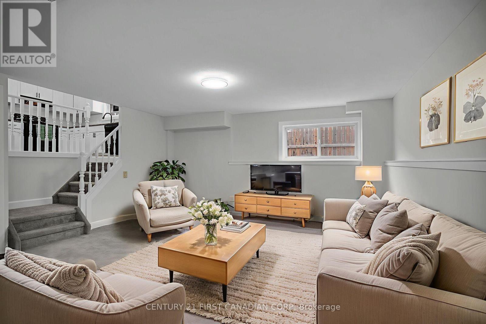 214 Portsmouth Crescent E, London East, Ontario  N5V 4C9 - Photo 17 - X12542294