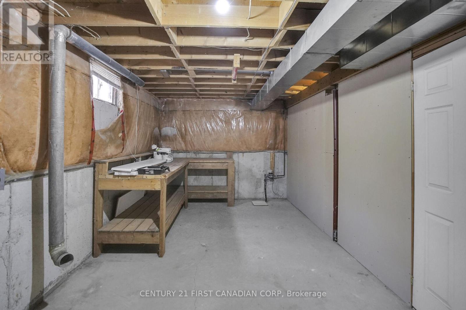 214 Portsmouth Crescent E, London East, Ontario  N5V 4C9 - Photo 24 - X12542294