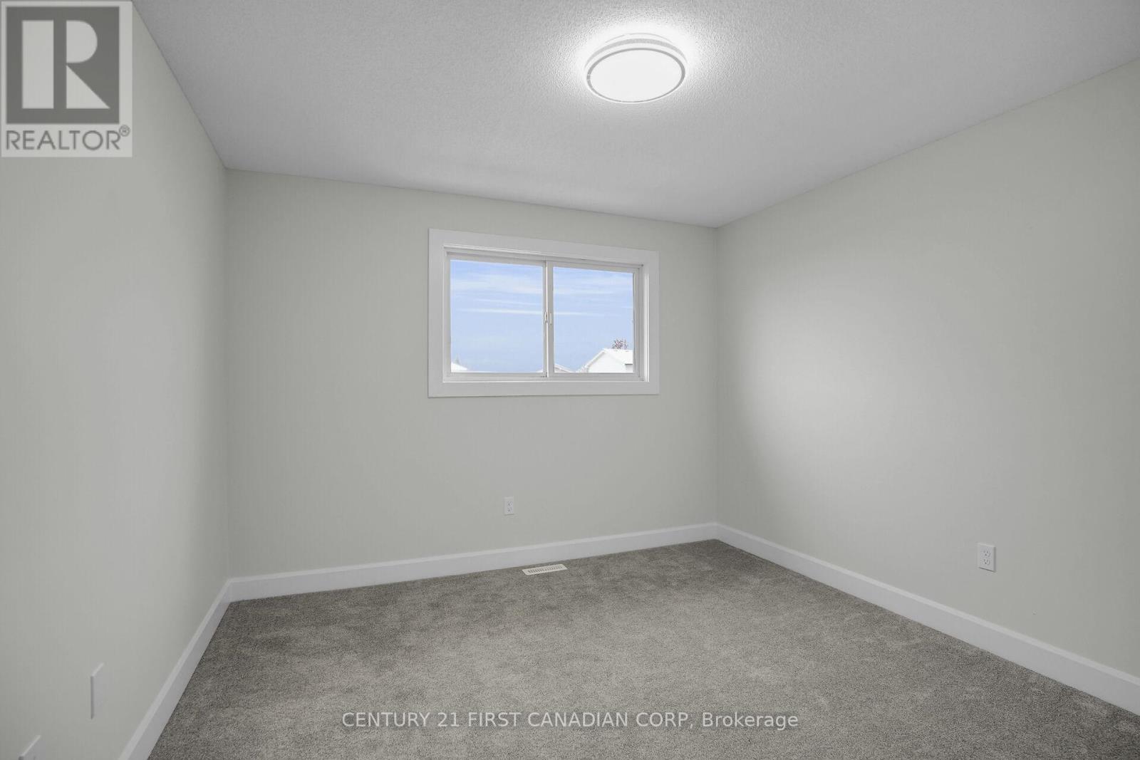 214 Portsmouth Crescent E, London East, Ontario  N5V 4C9 - Photo 25 - X12542294