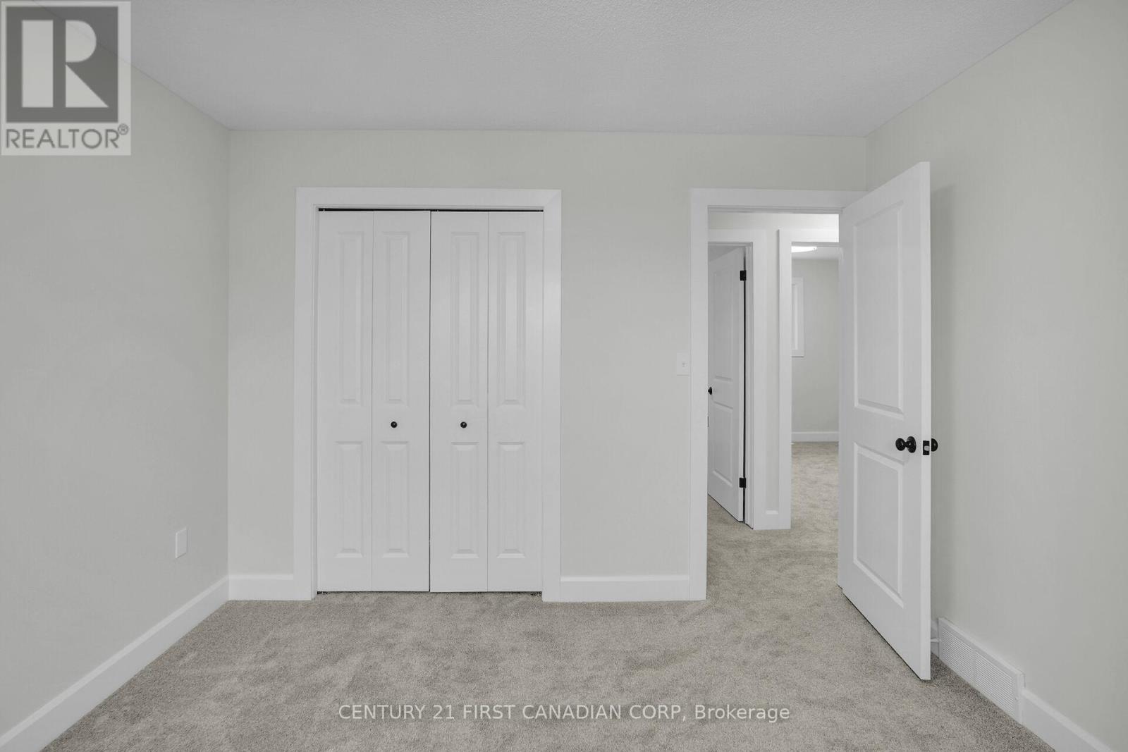 214 Portsmouth Crescent E, London East, Ontario  N5V 4C9 - Photo 27 - X12542294