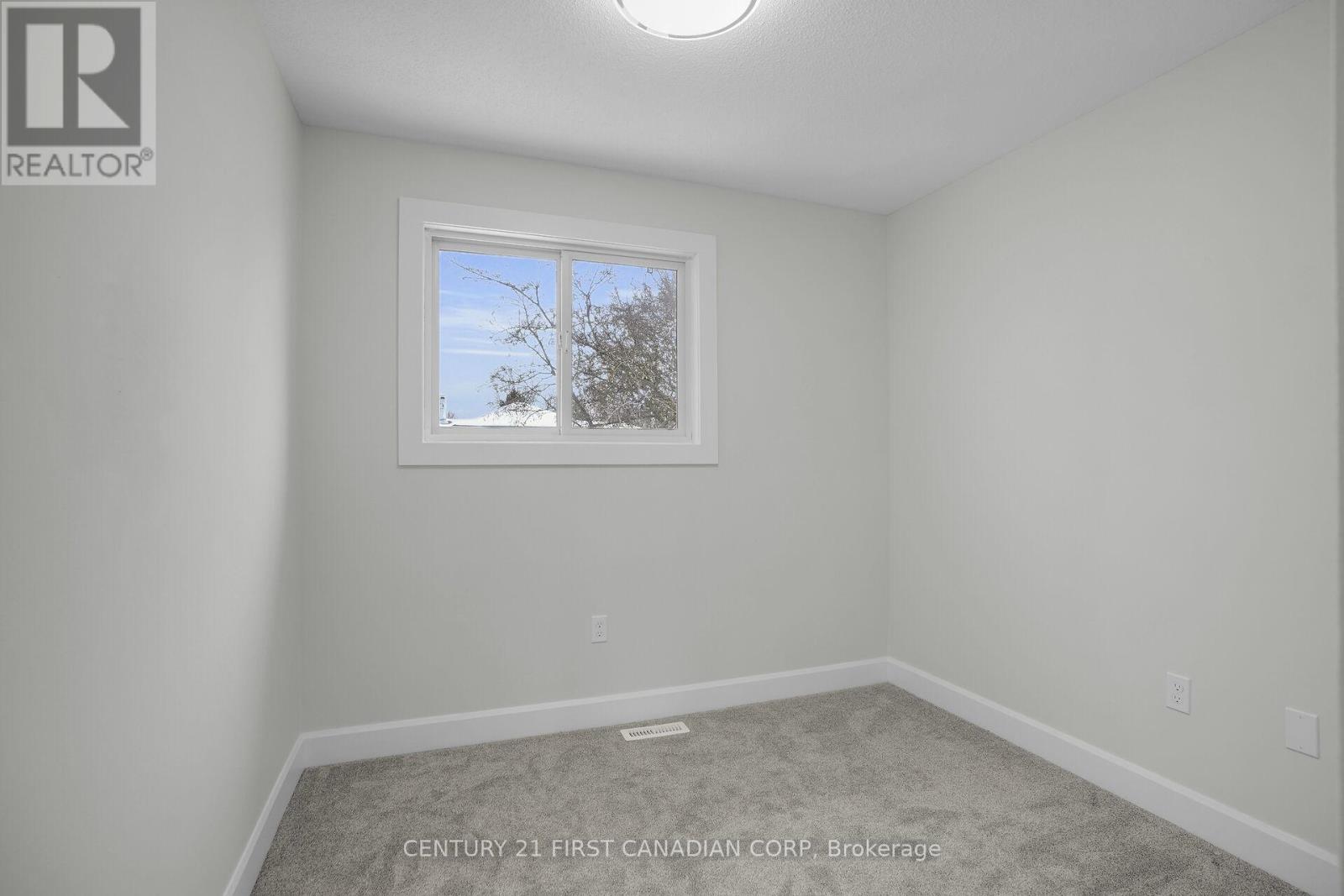 214 Portsmouth Crescent E, London East, Ontario  N5V 4C9 - Photo 28 - X12542294